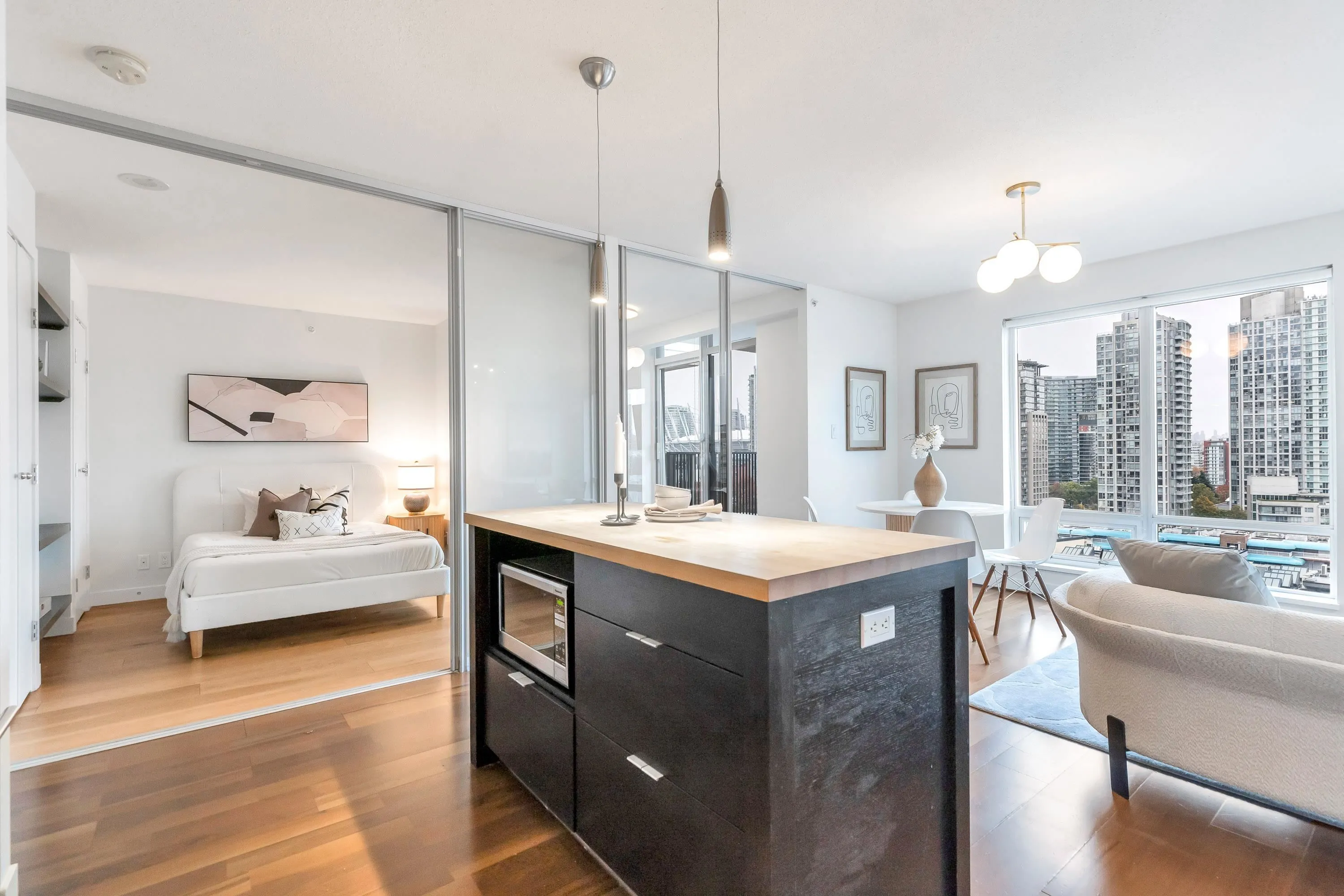 1003 1055 Homer Street