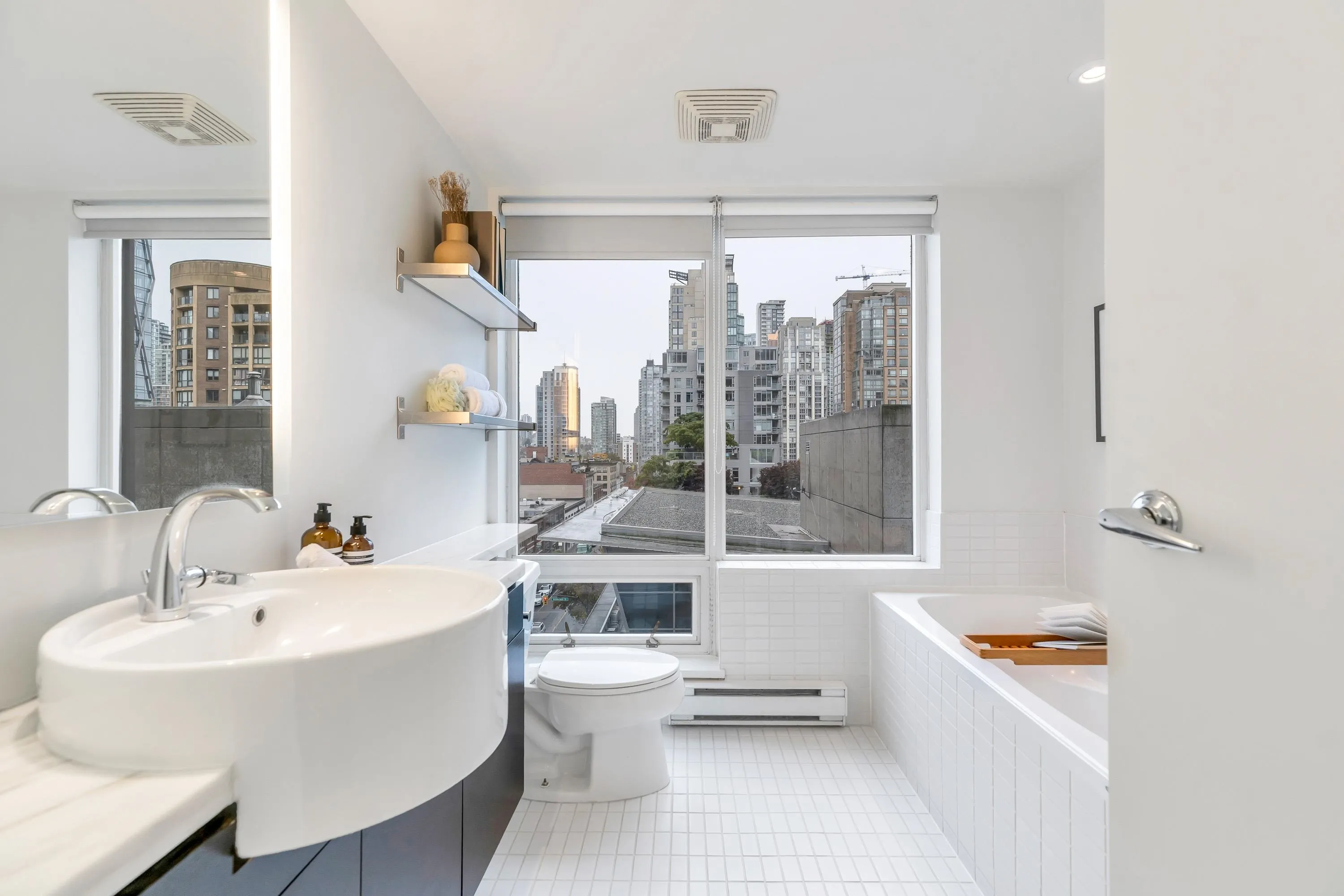 1003 1055 Homer Street