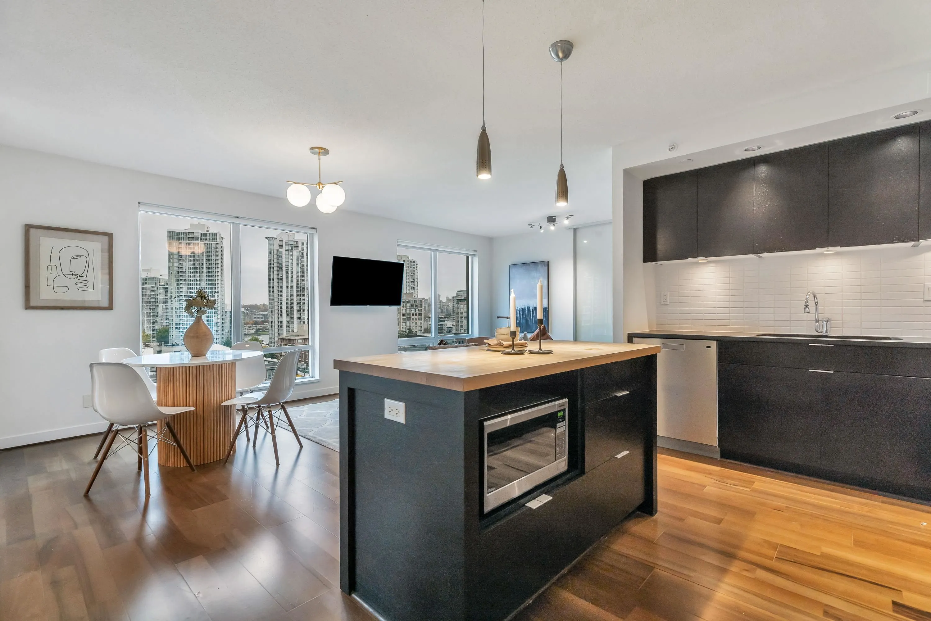 1003 1055 Homer Street