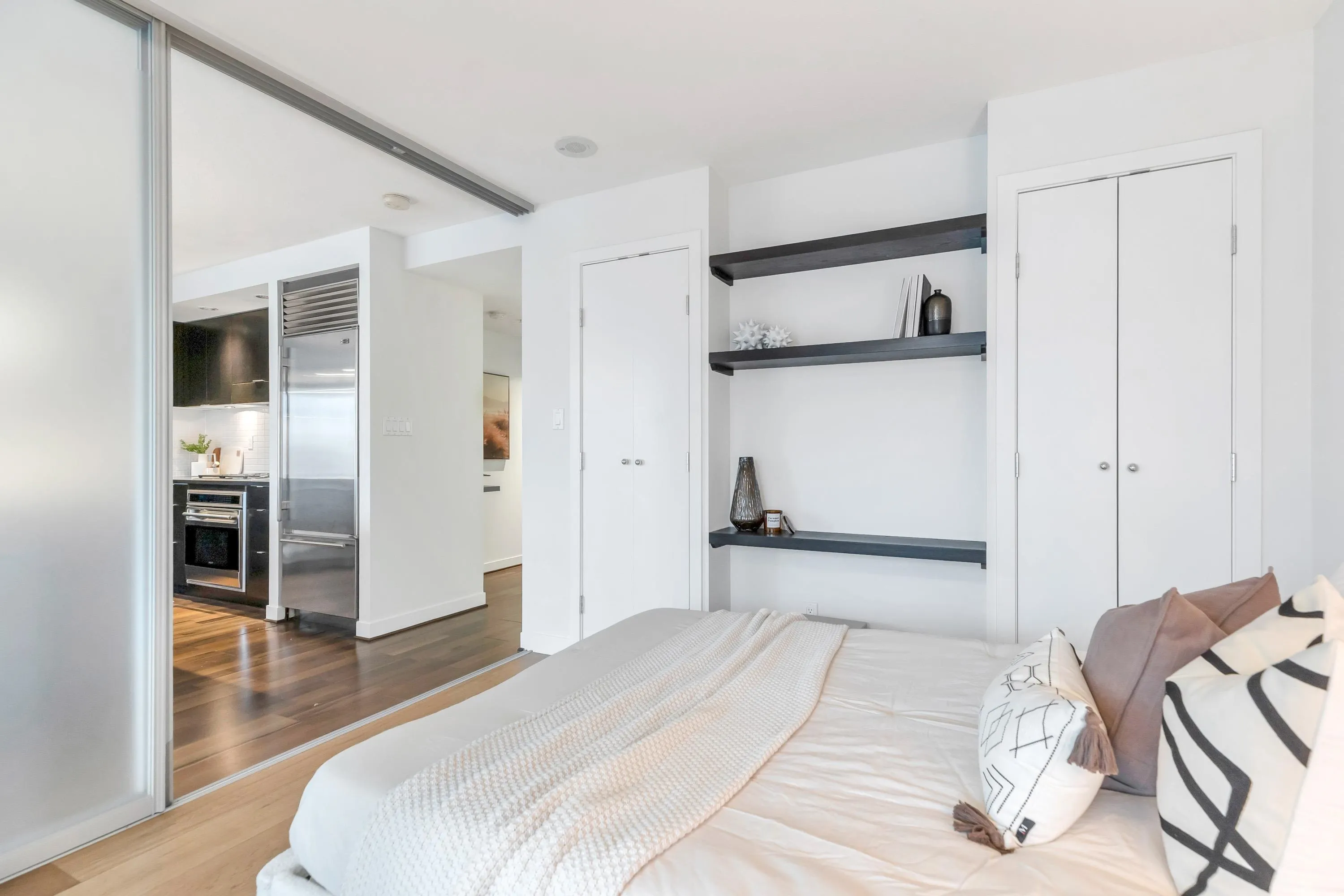 1003 1055 Homer Street