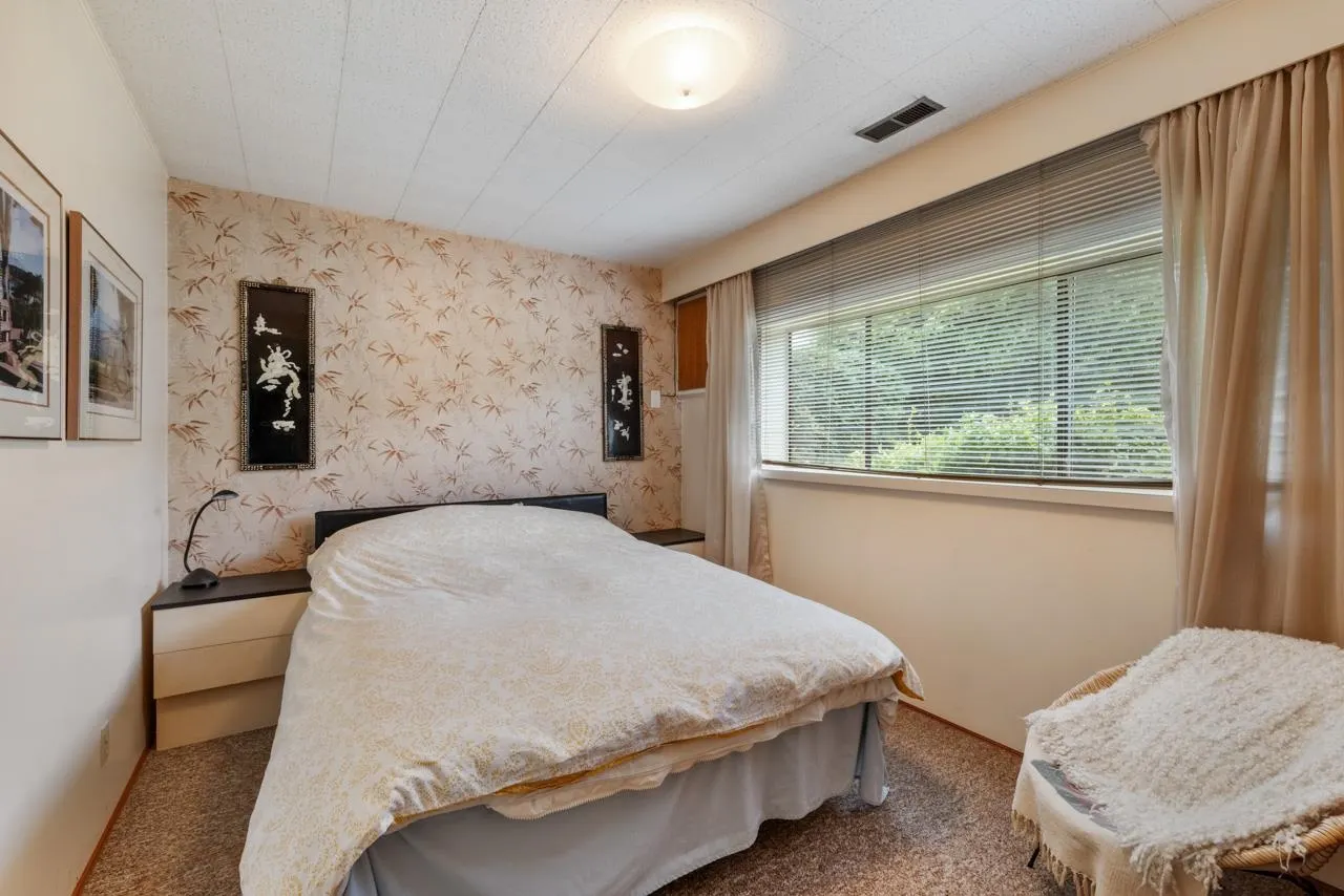 674 Blue Mountain Street