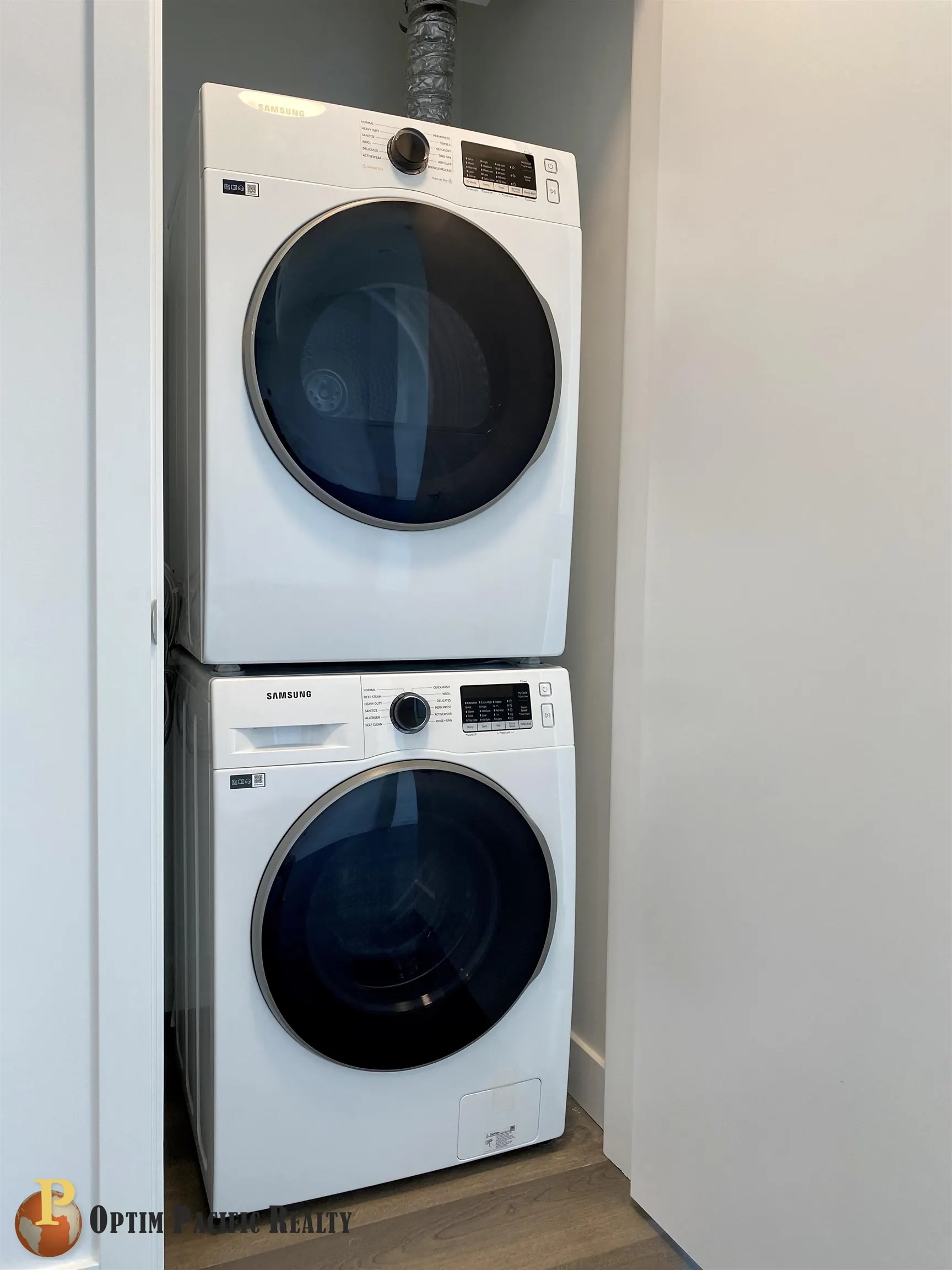 15XX 901 Lougheed Highway