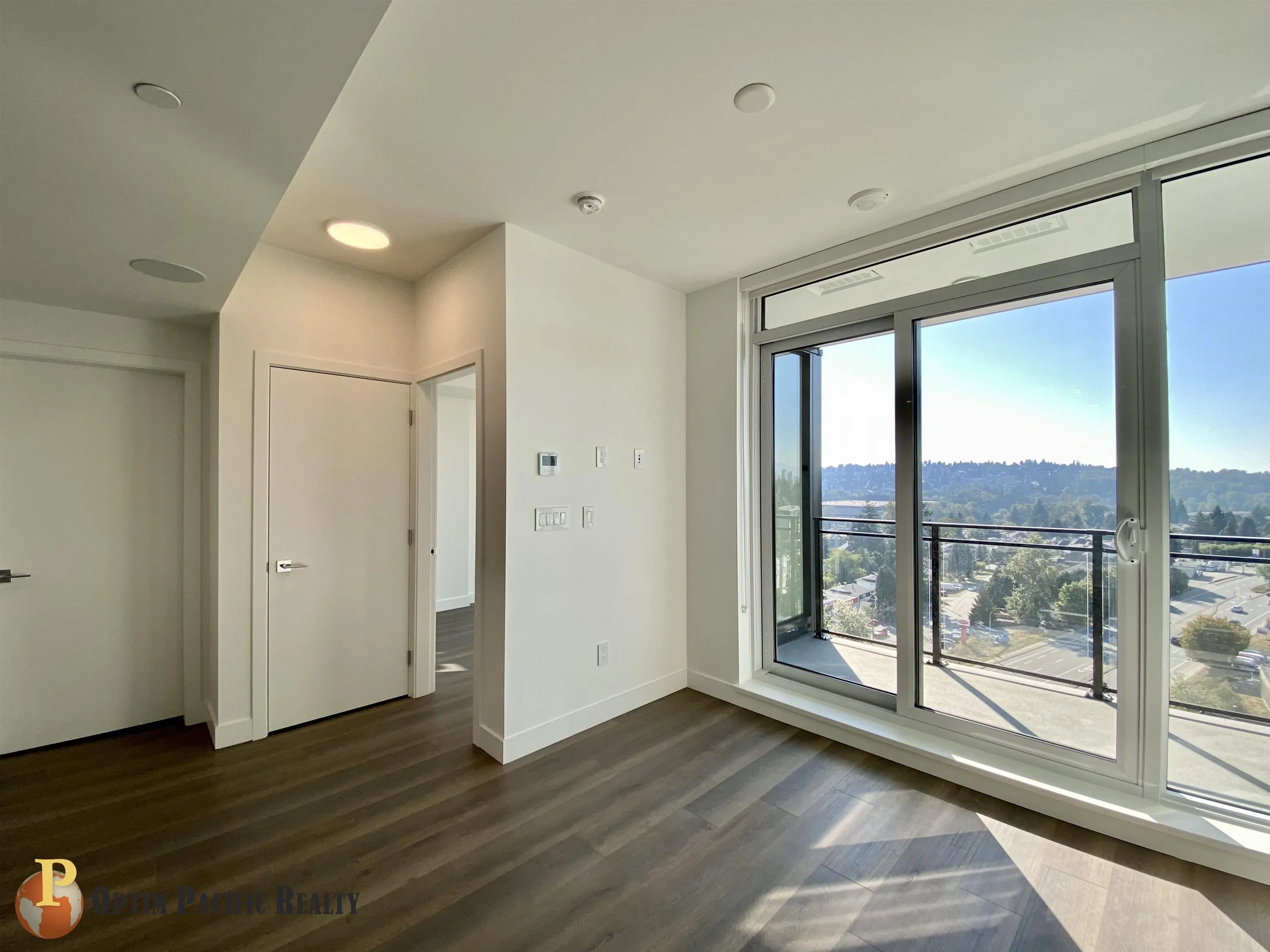 15XX 901 Lougheed Highway