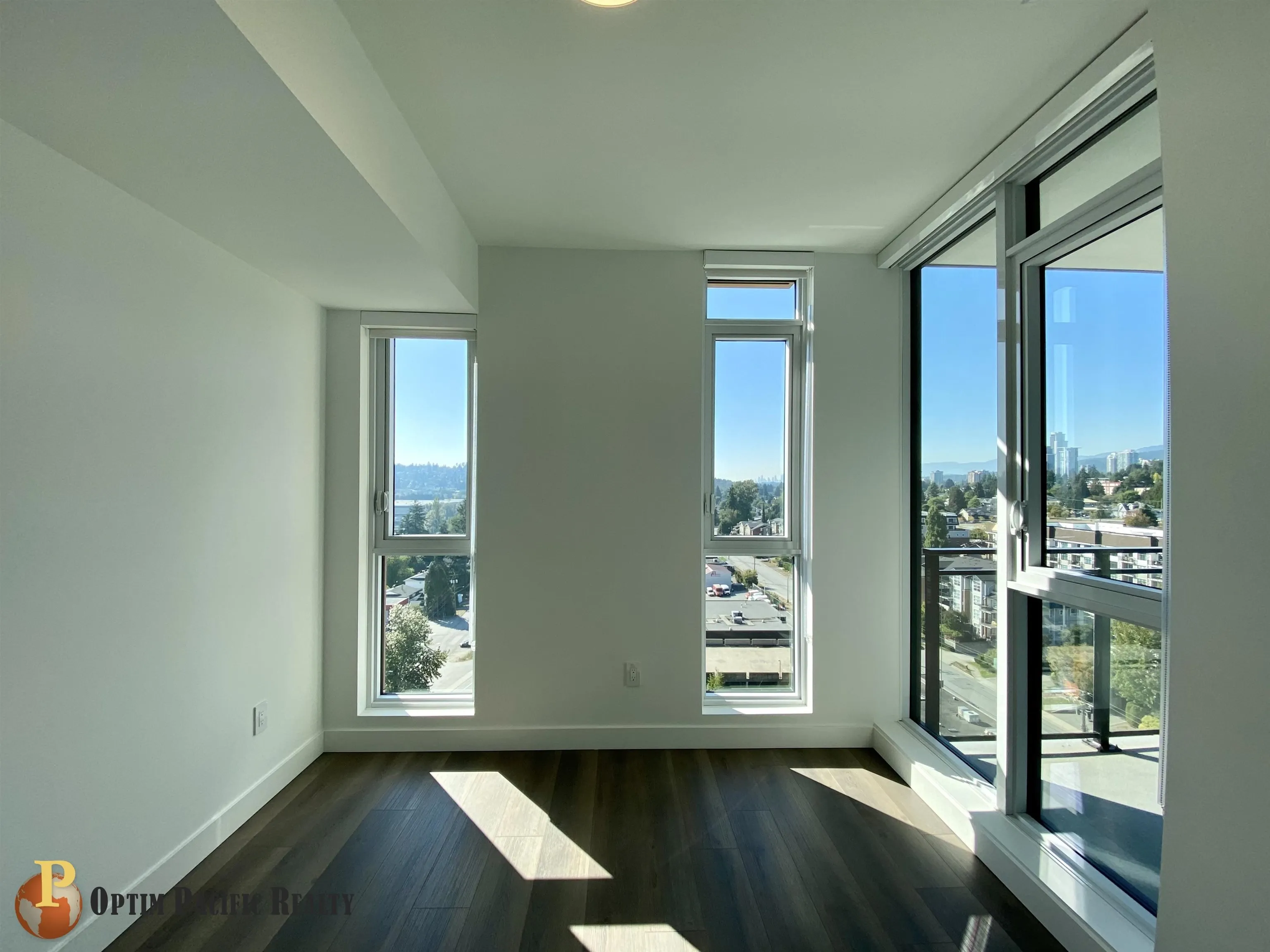 15XX 901 Lougheed Highway