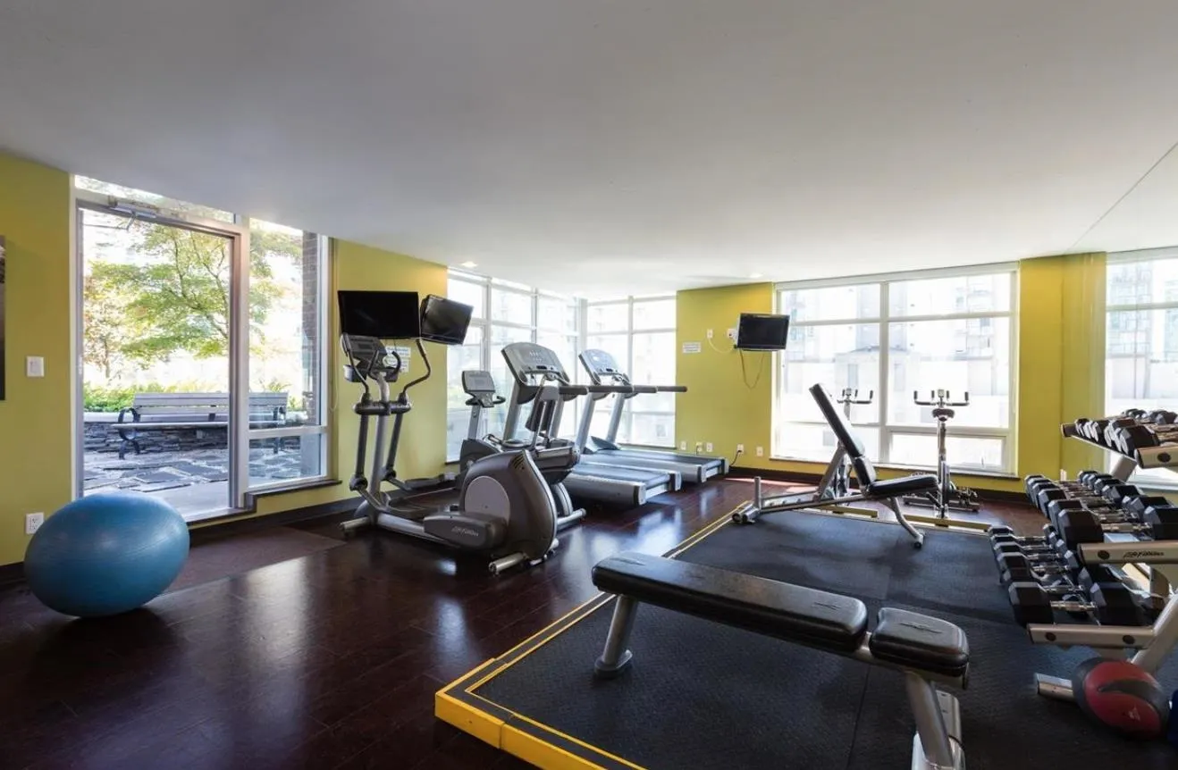 305 535 Smithe Street