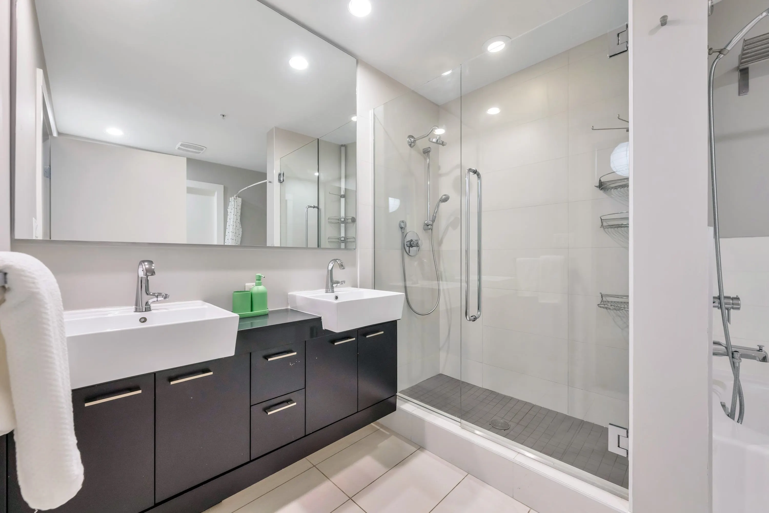 305 535 Smithe Street