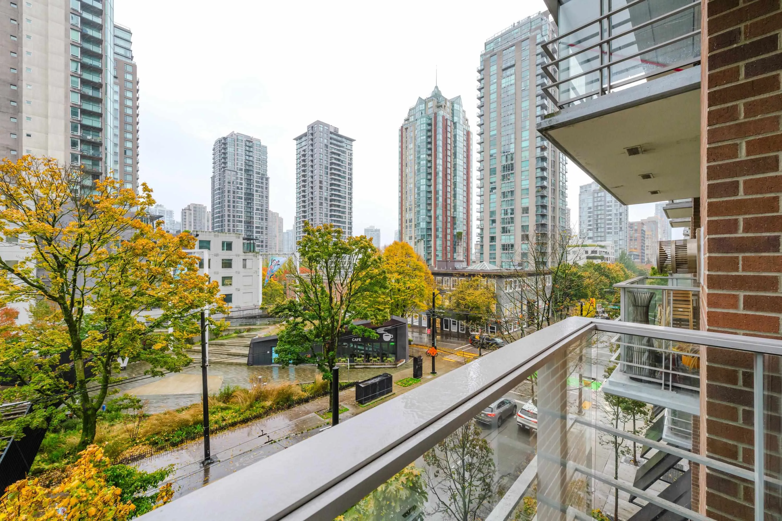 305 535 Smithe Street