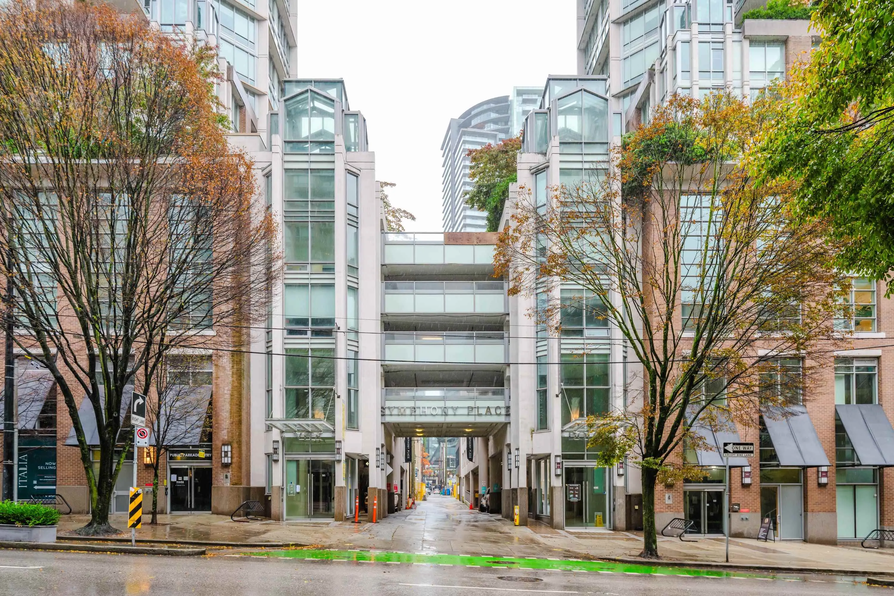 305 535 Smithe Street