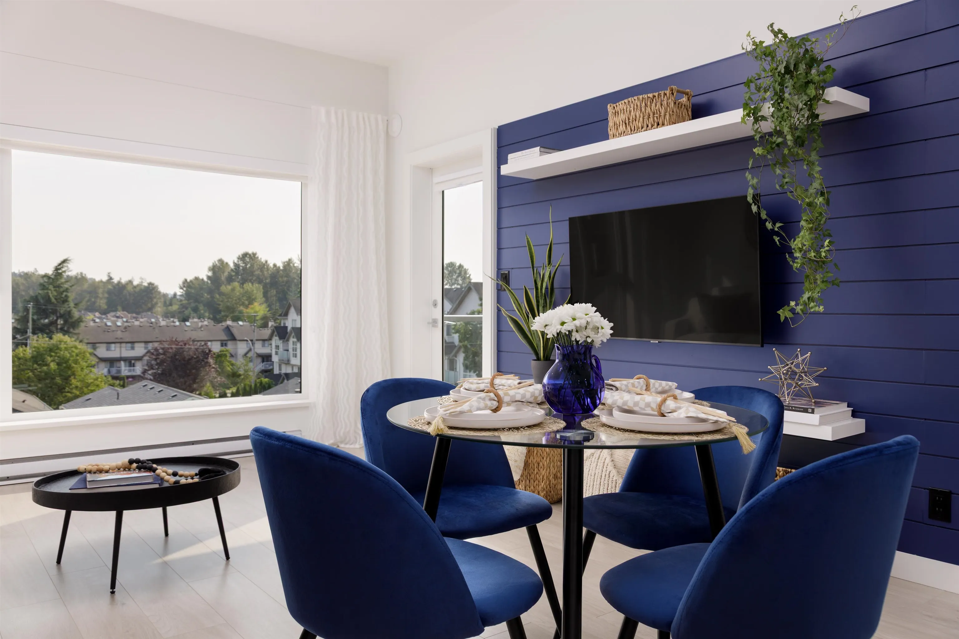 411 2345 Rindall Avenue