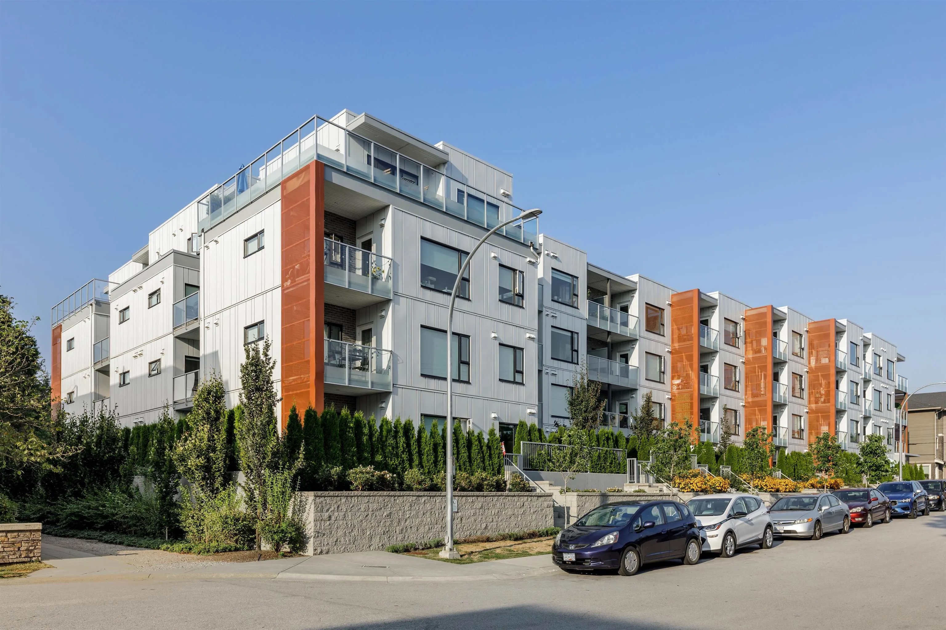 411 2345 Rindall Avenue