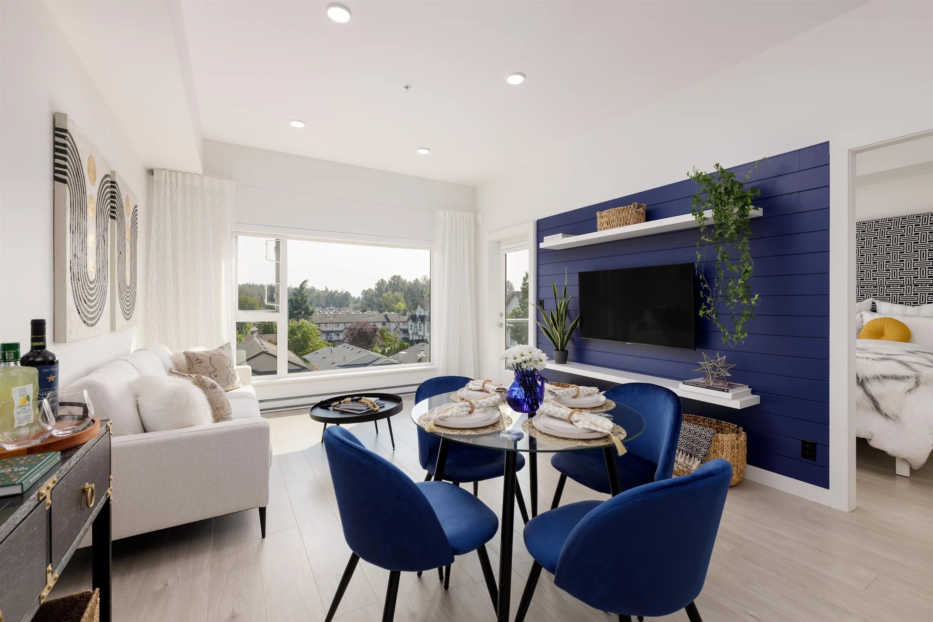 411 2345 Rindall Avenue