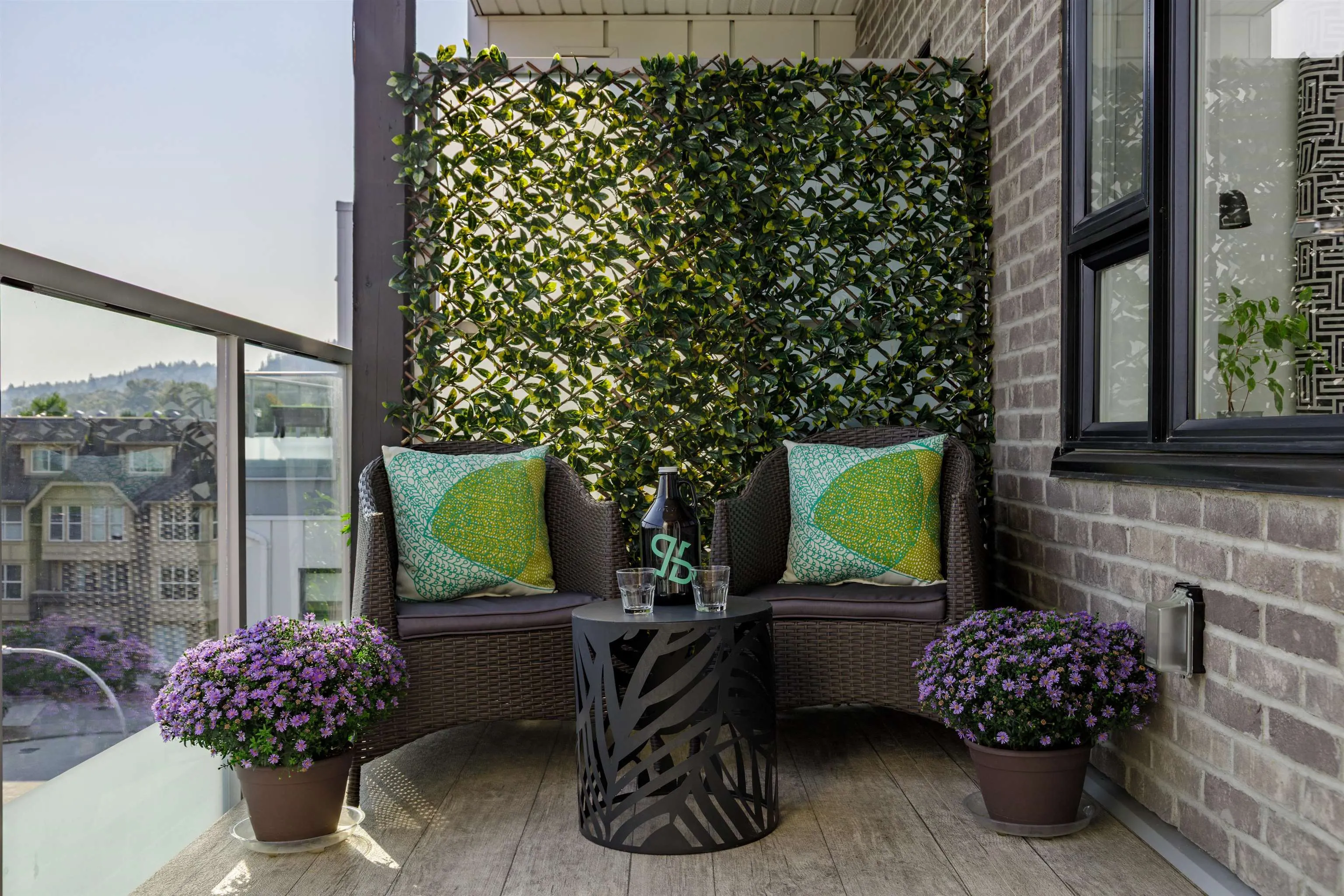 411 2345 Rindall Avenue