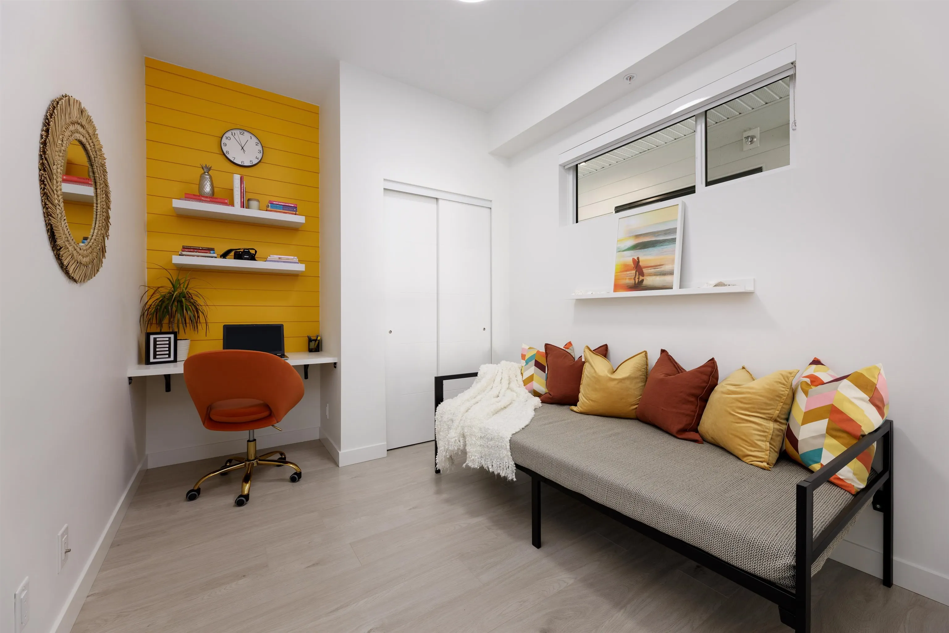 411 2345 Rindall Avenue