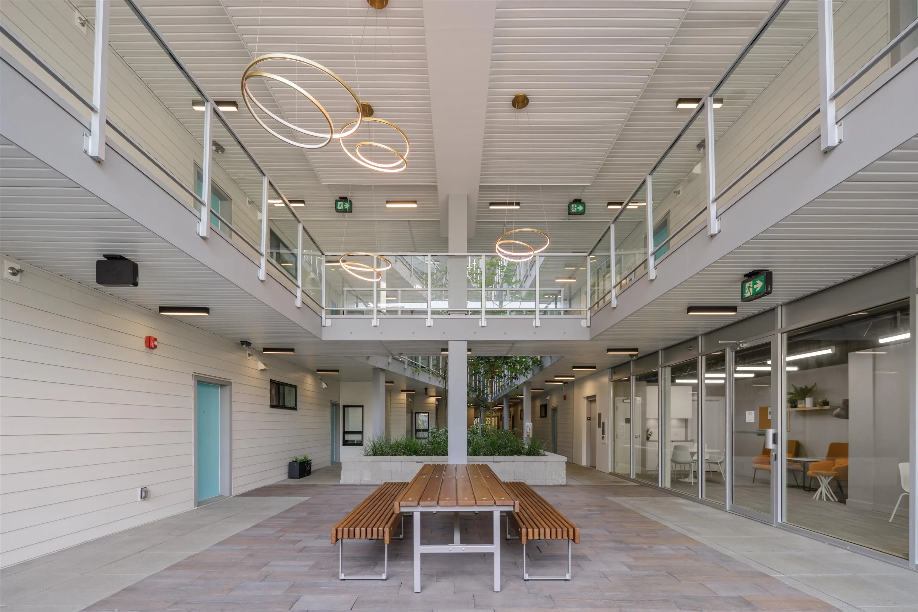 411 2345 Rindall Avenue