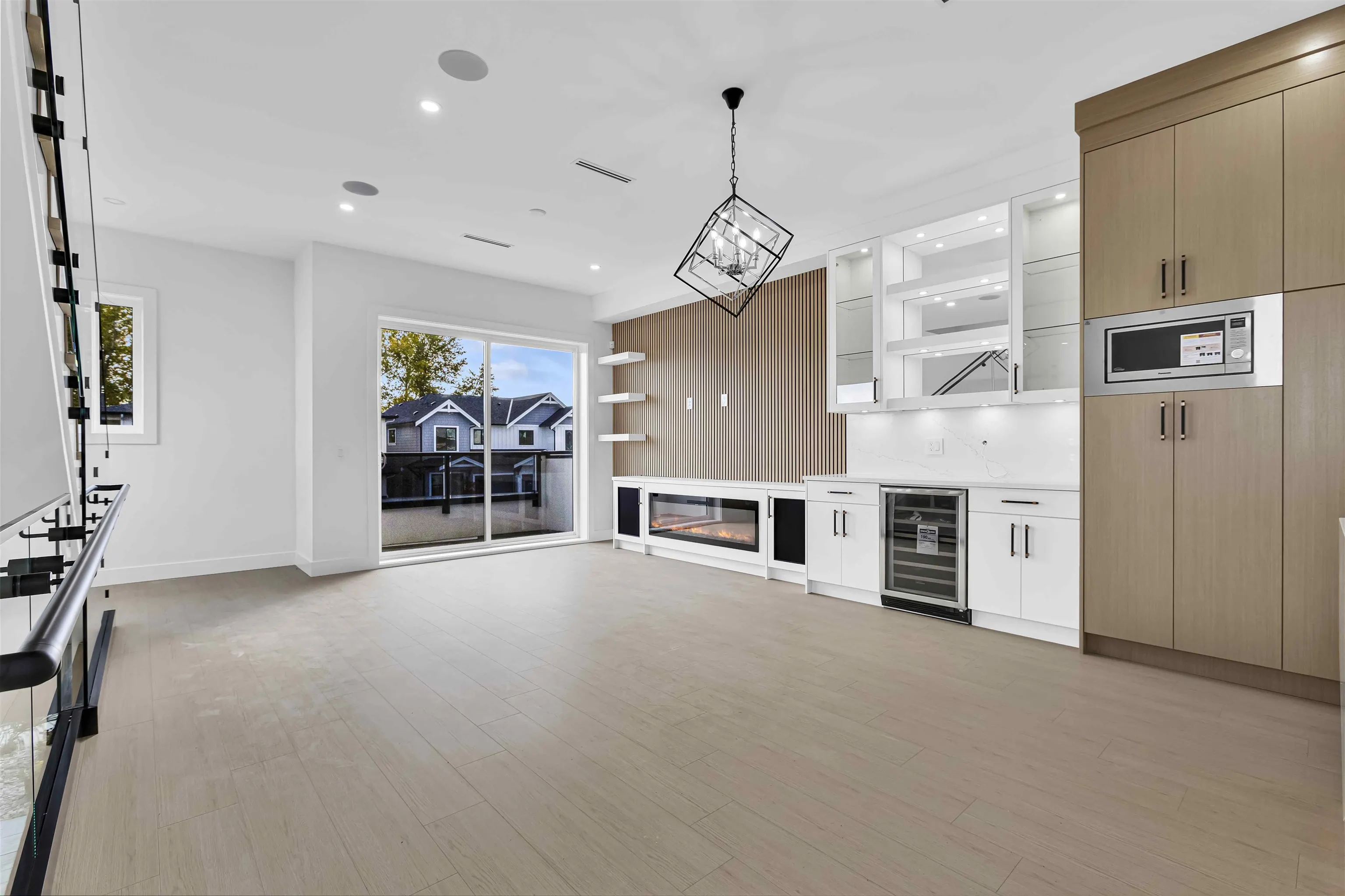 102 16633 18a Avenue