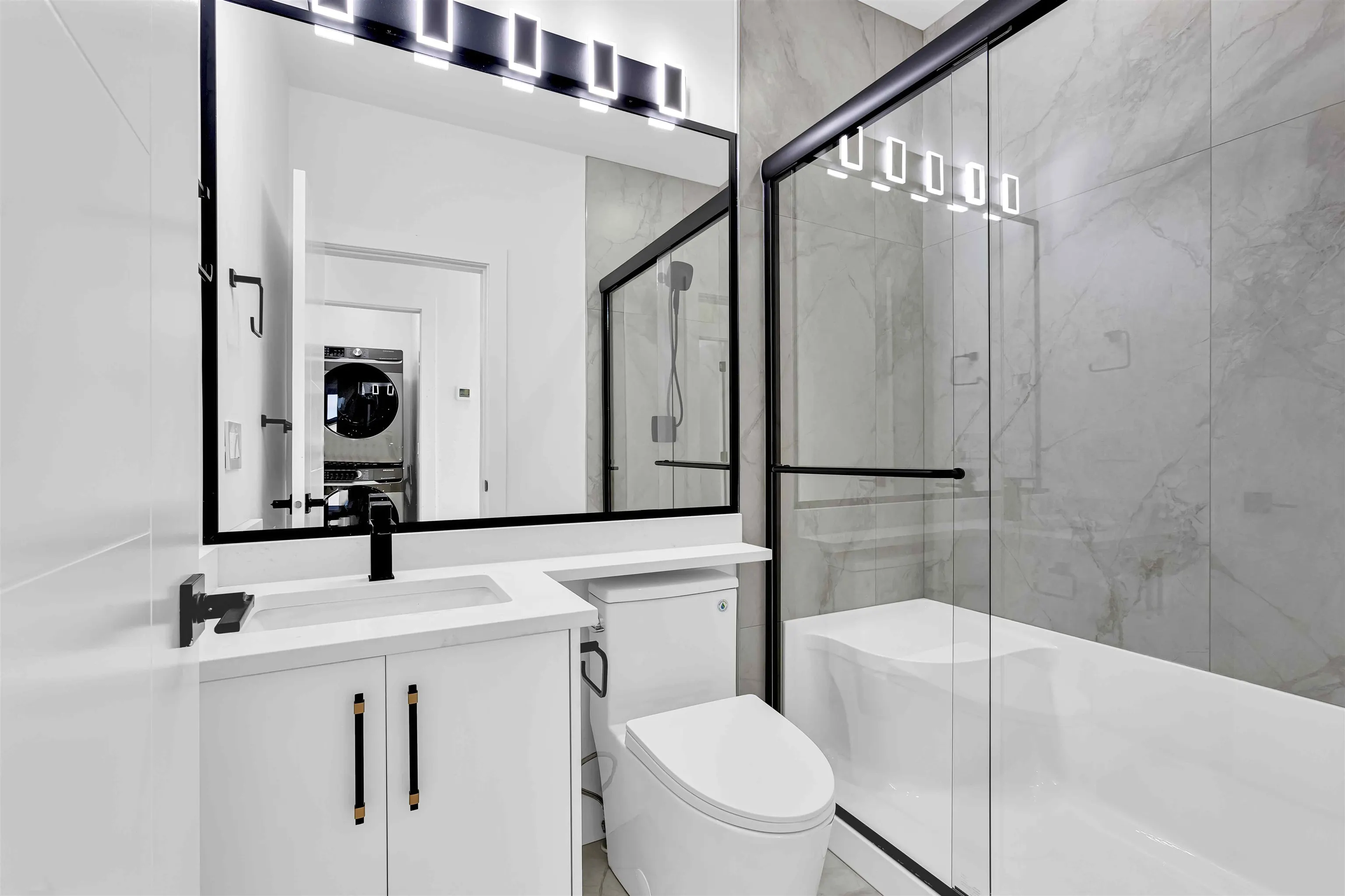 102 16633 18a Avenue