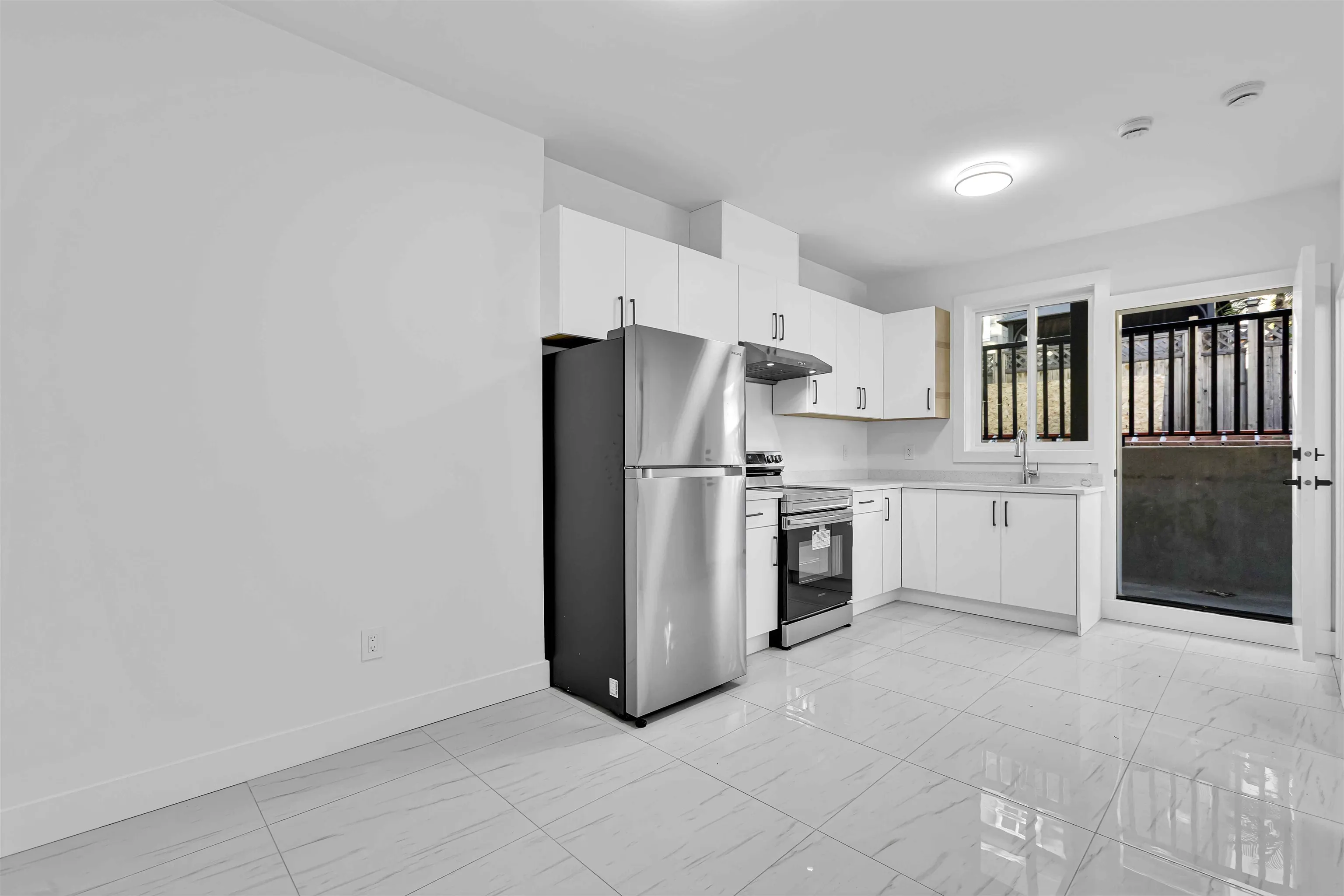 102 16633 18a Avenue