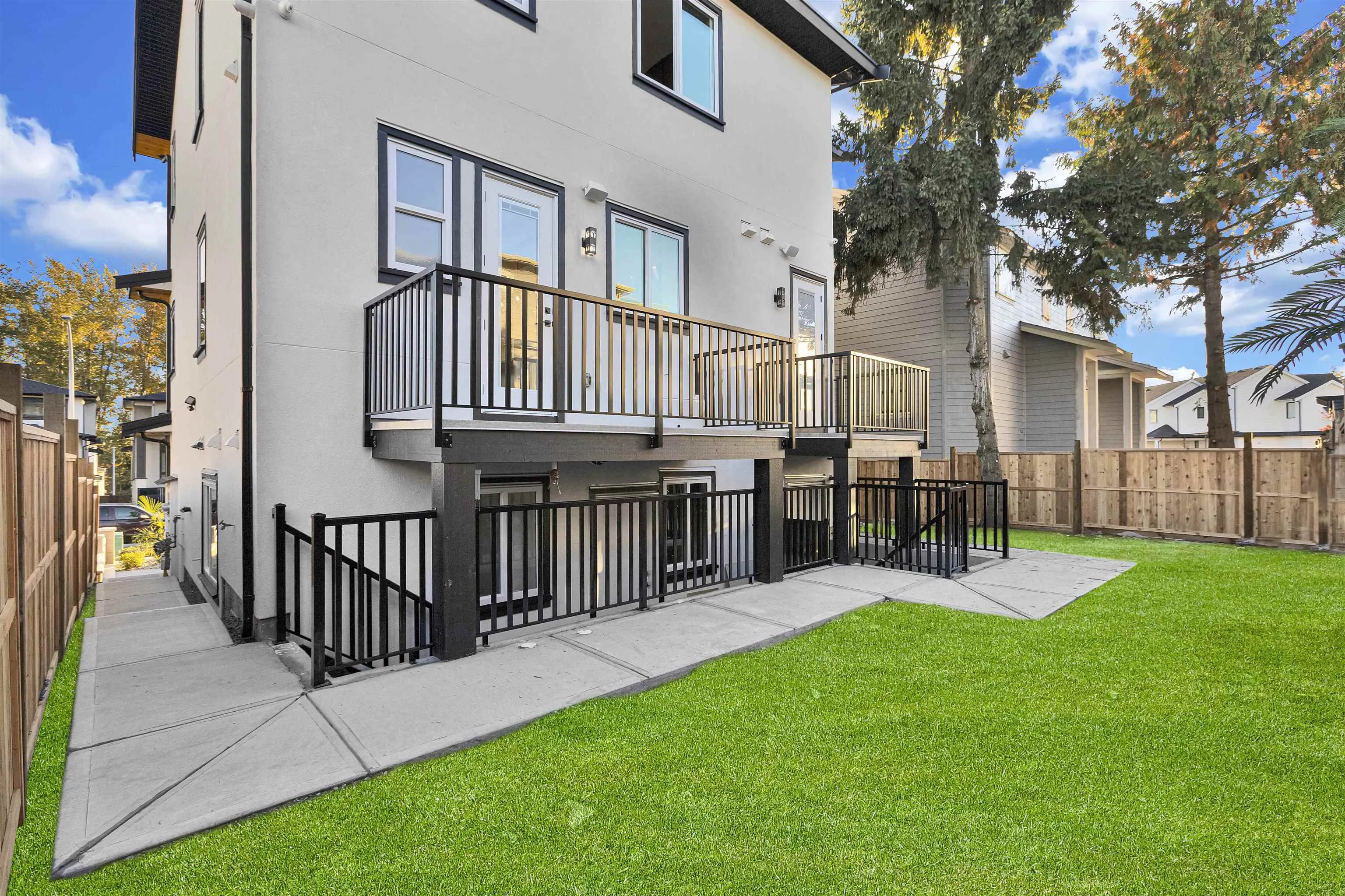 102 16633 18a Avenue