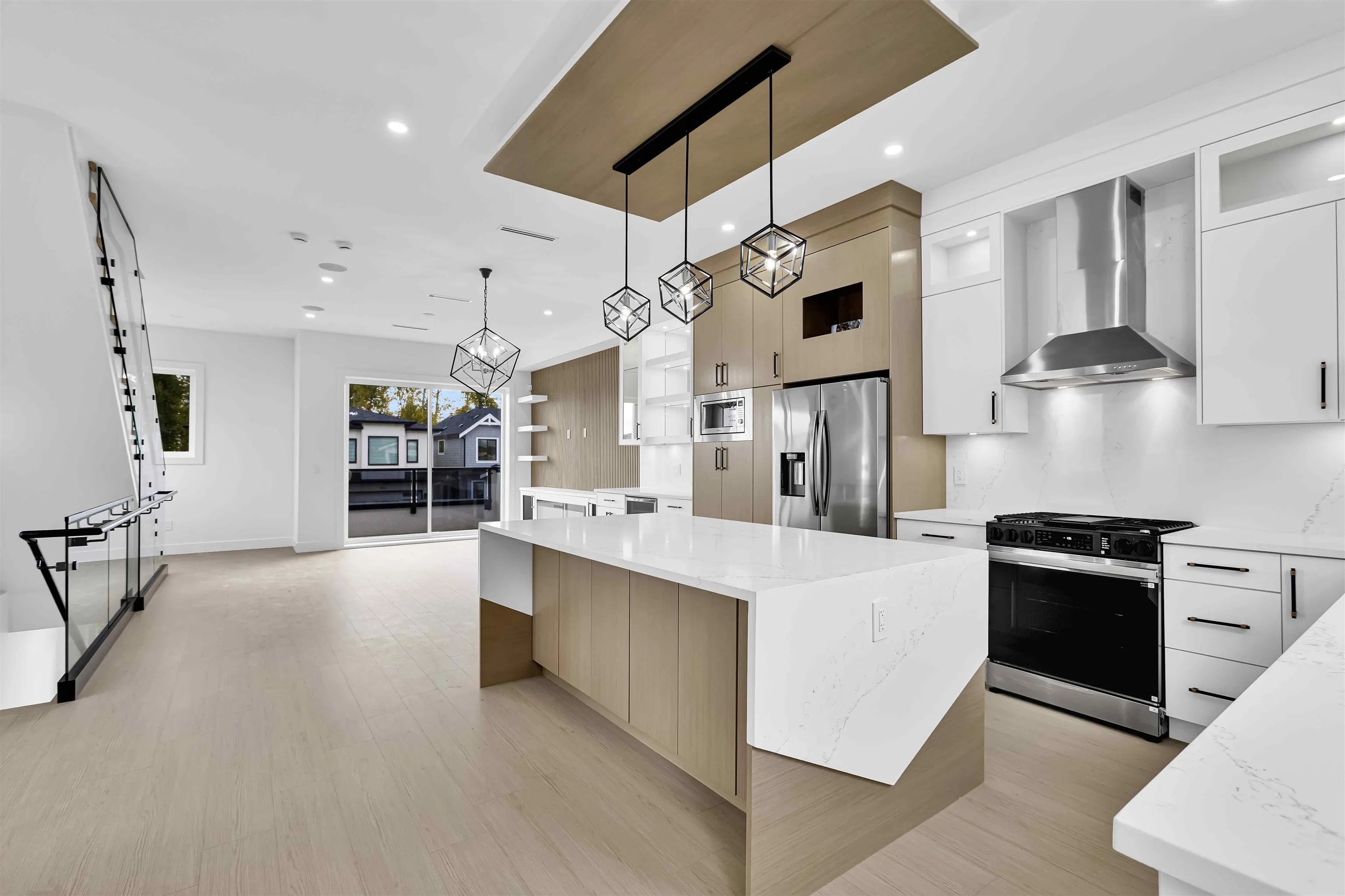 102 16633 18a Avenue