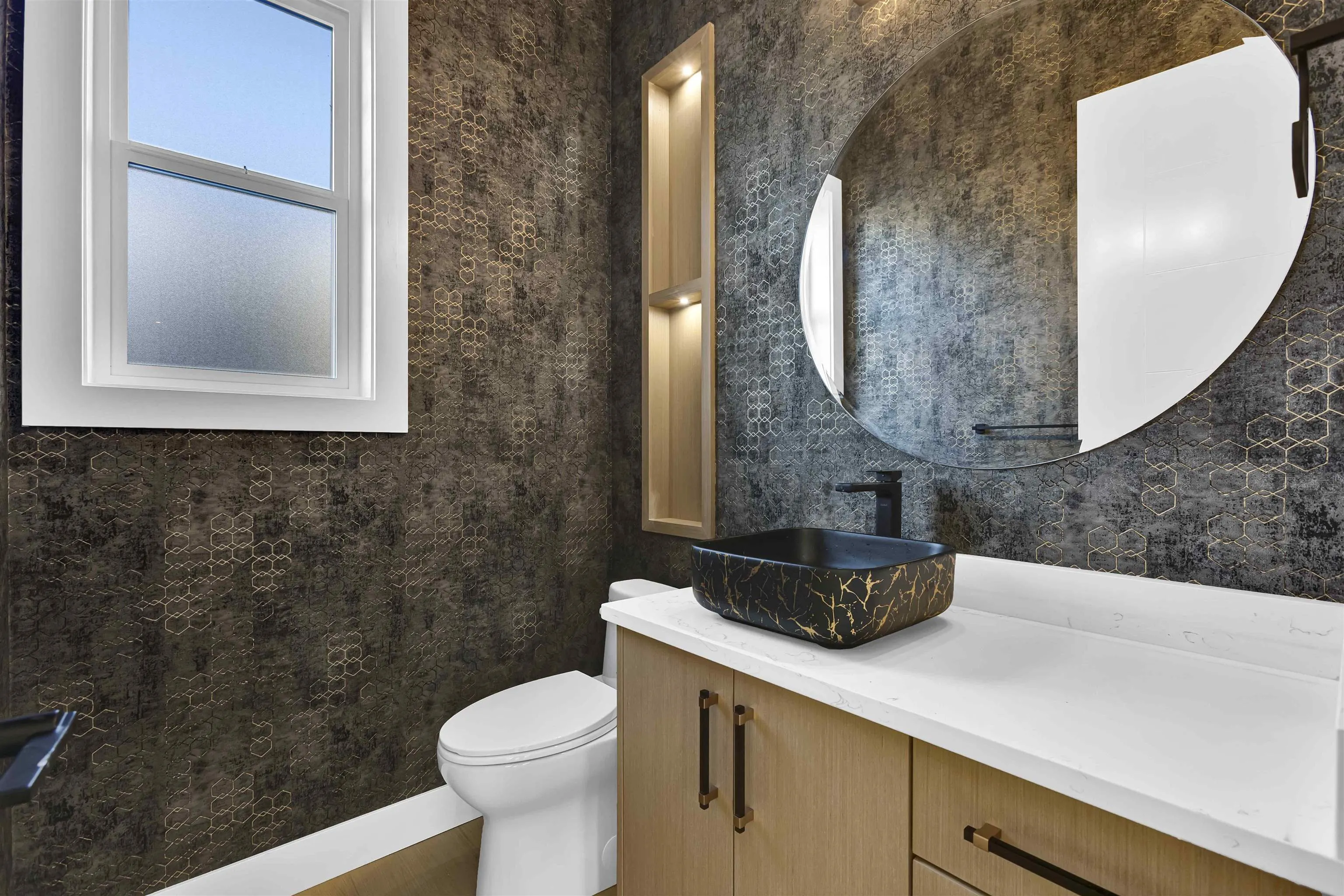 102 16633 18a Avenue