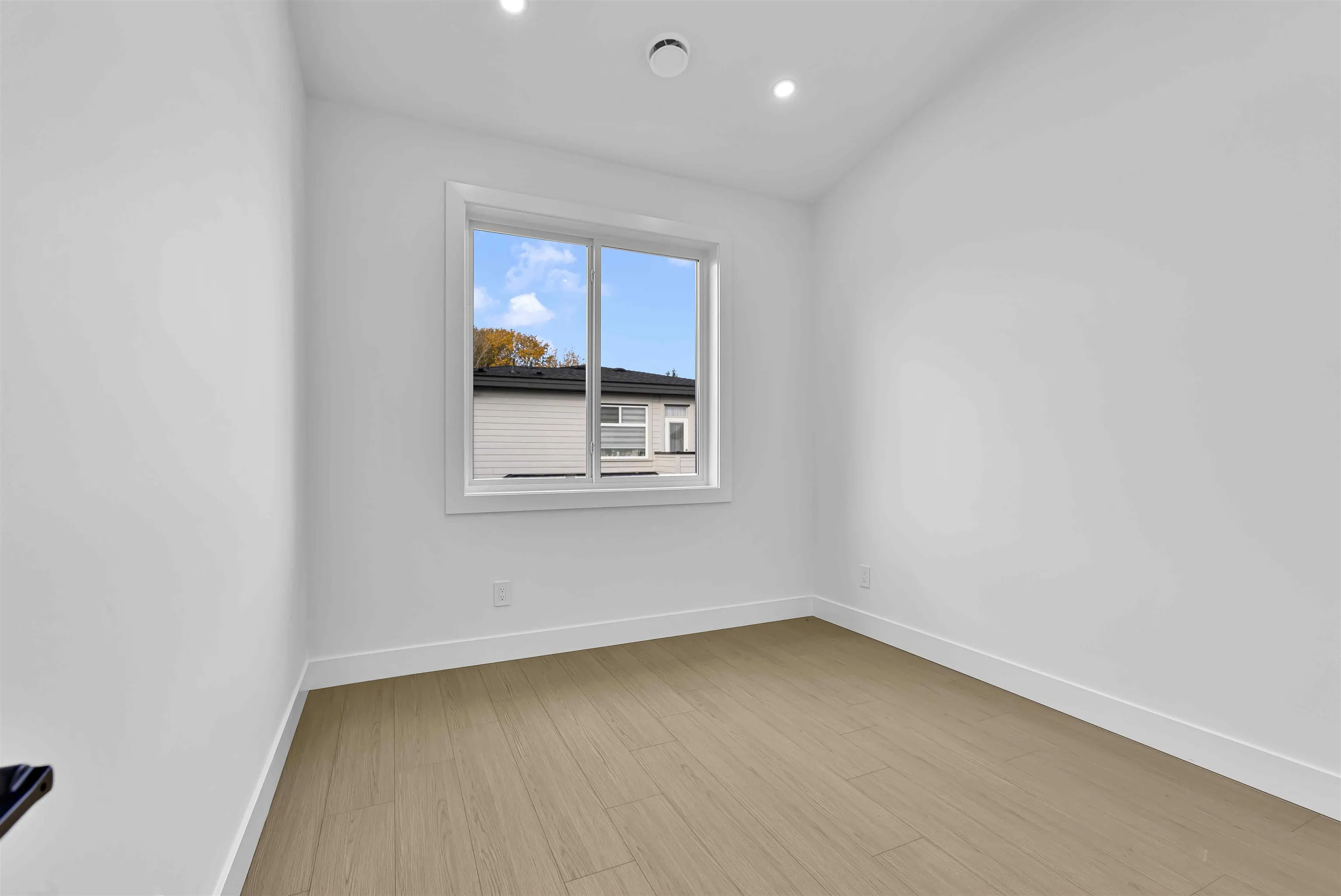 102 16633 18a Avenue