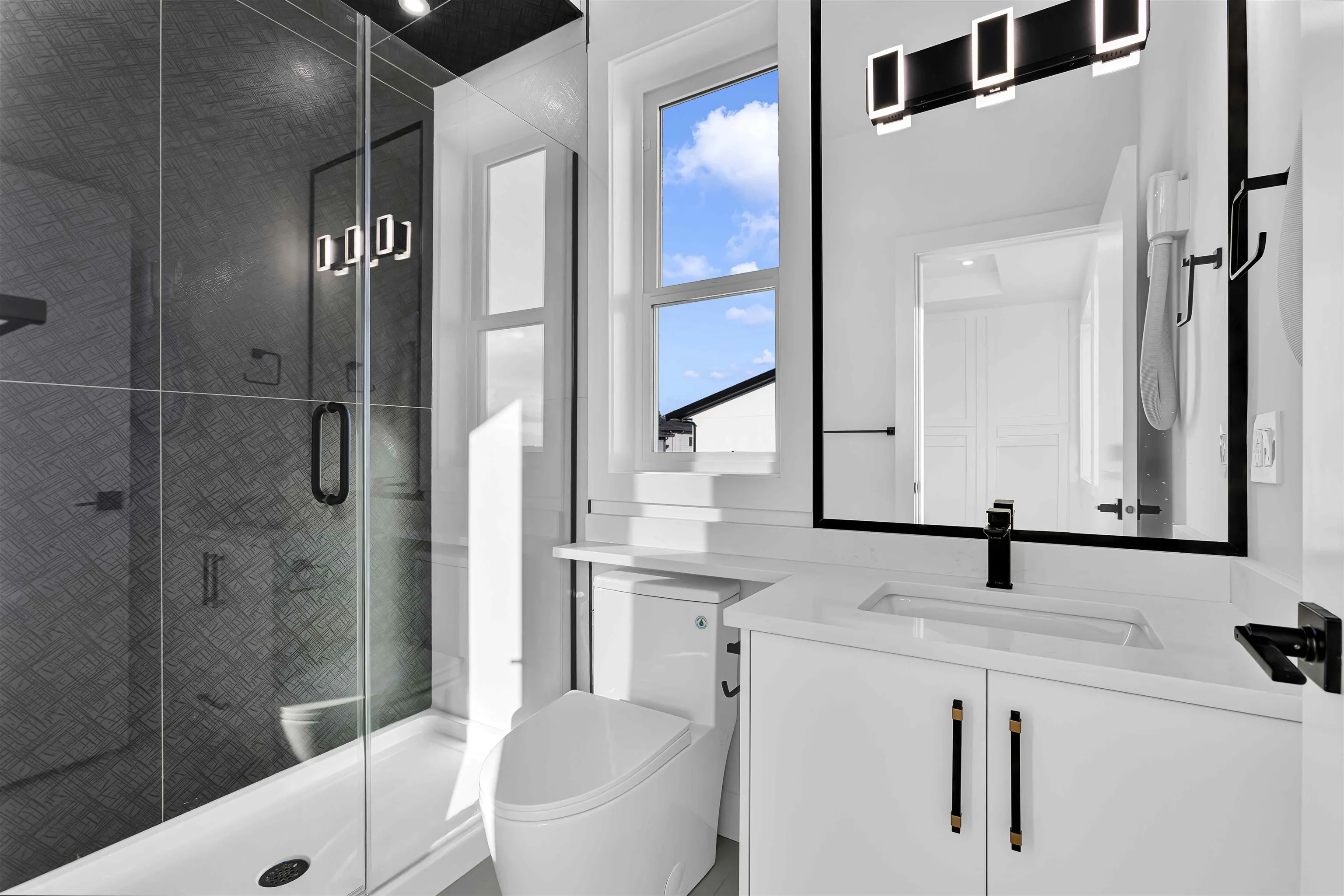 102 16633 18a Avenue