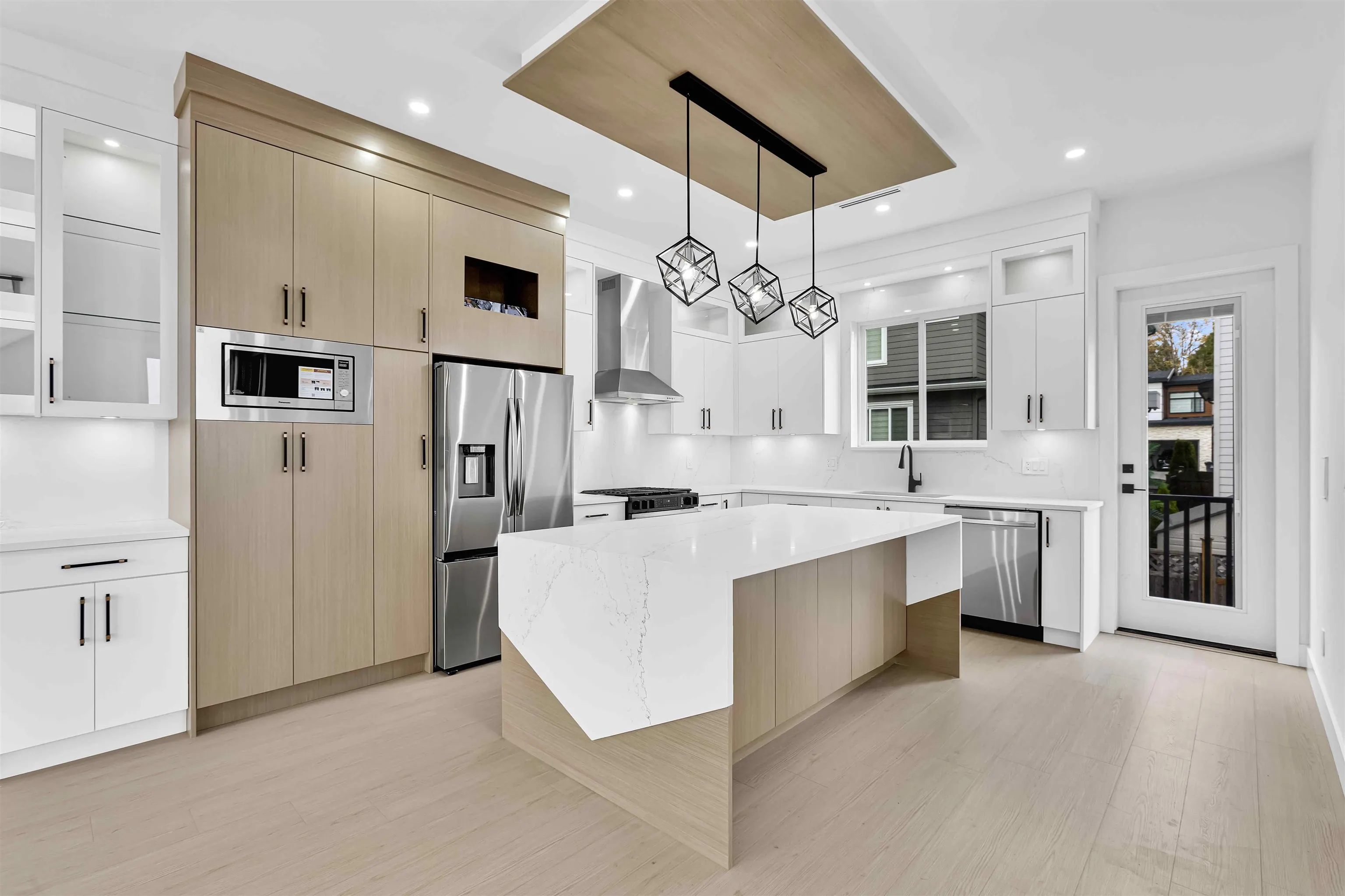 102 16633 18a Avenue