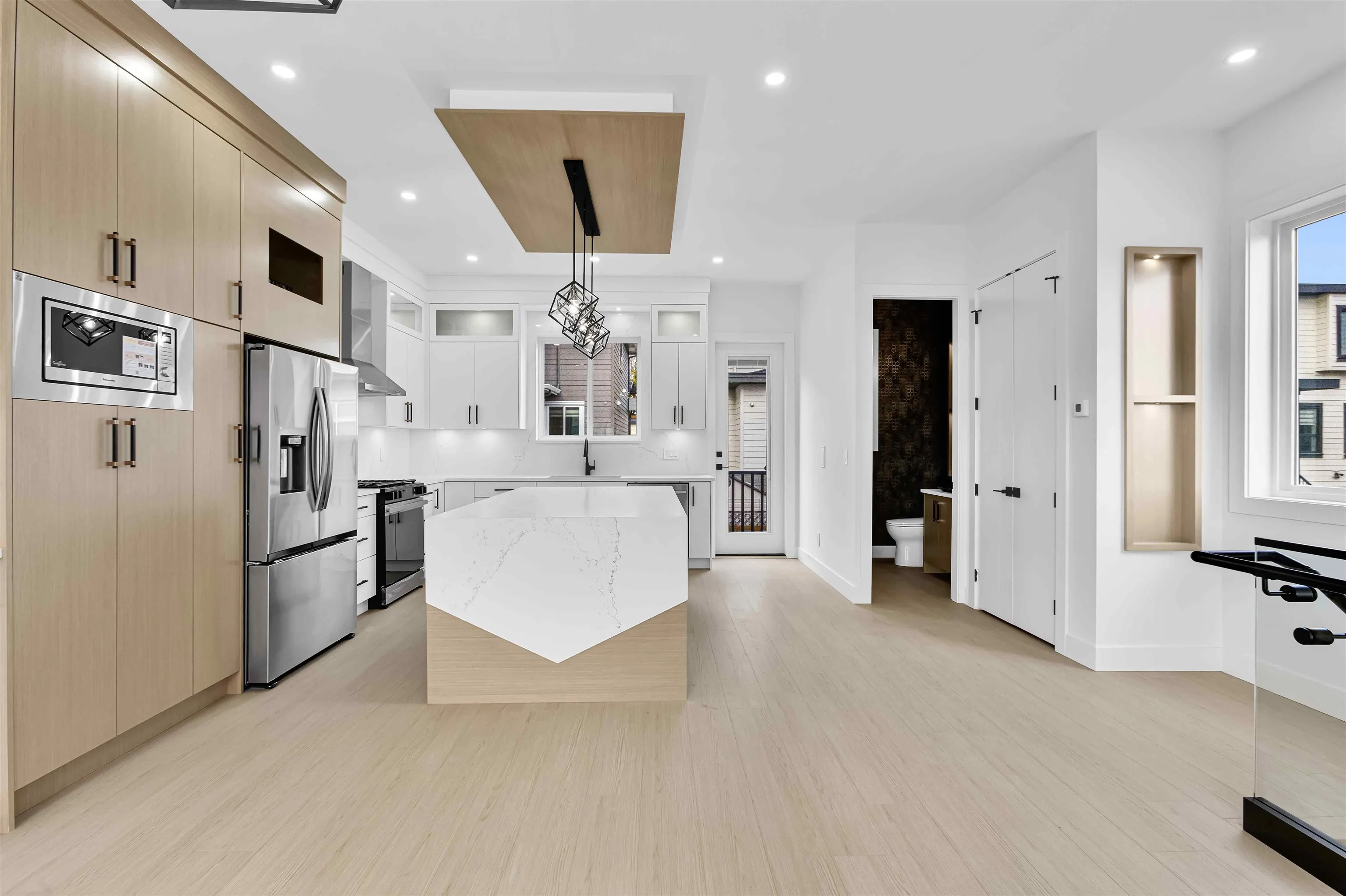 102 16633 18a Avenue