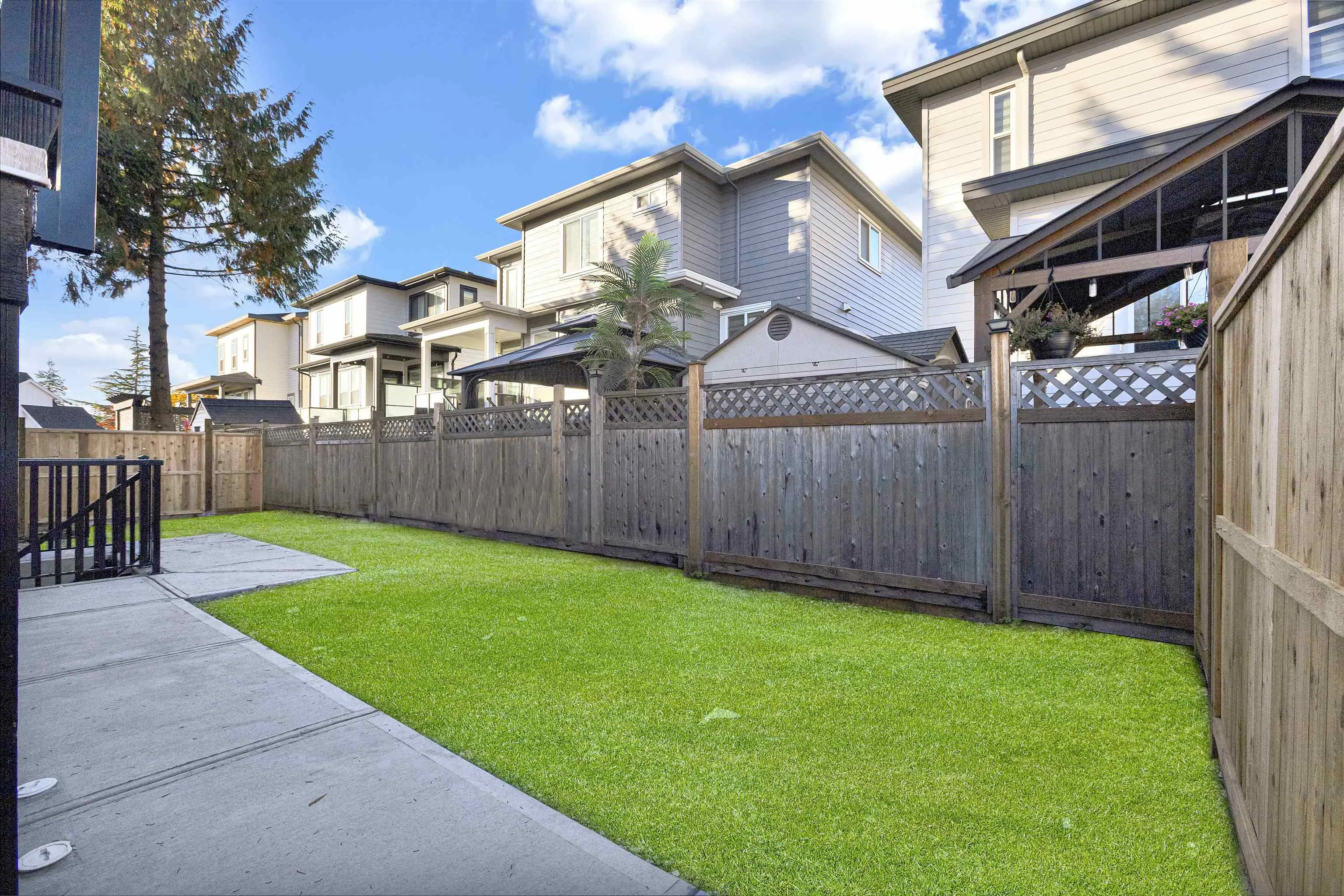 102 16633 18a Avenue