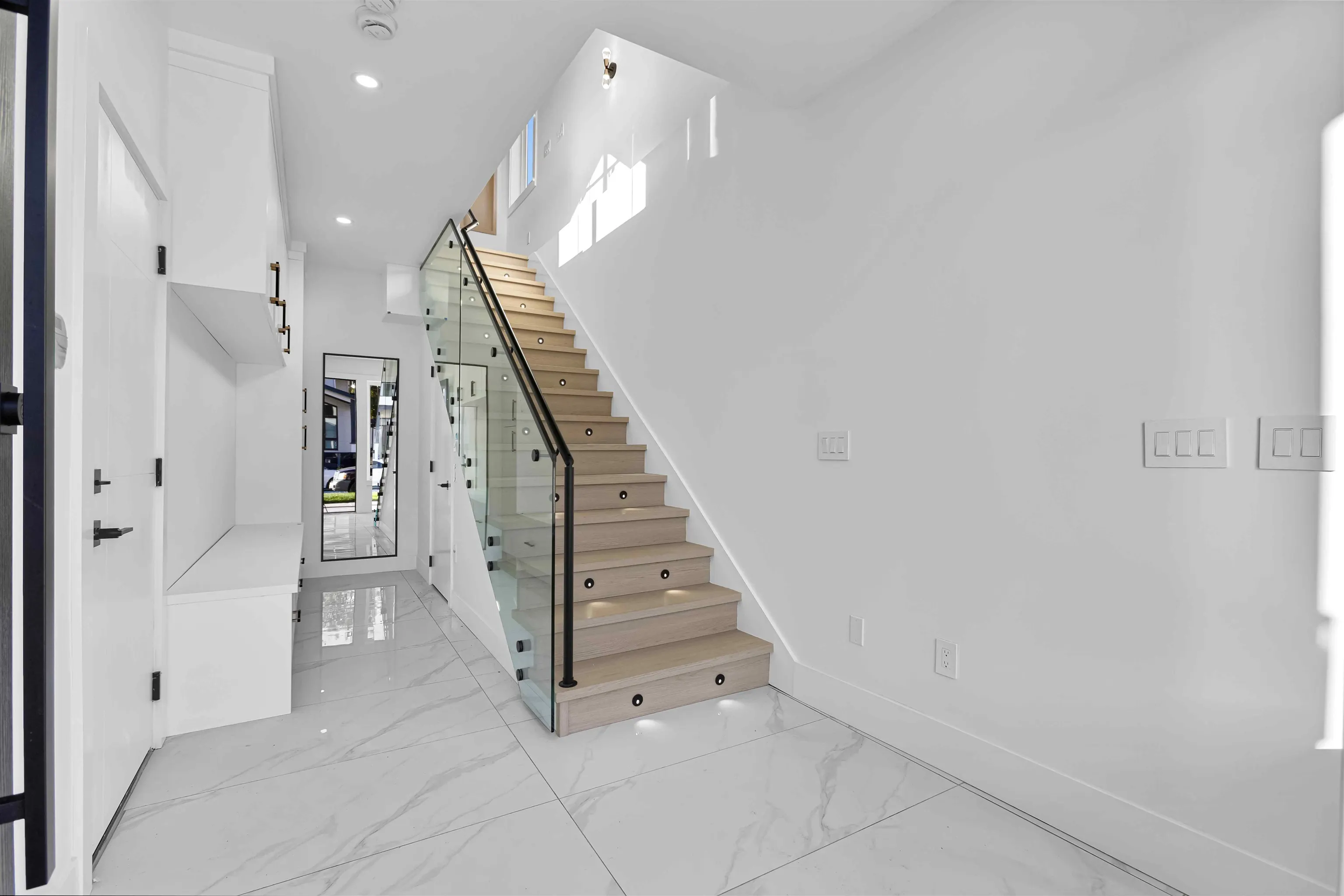 102 16633 18a Avenue