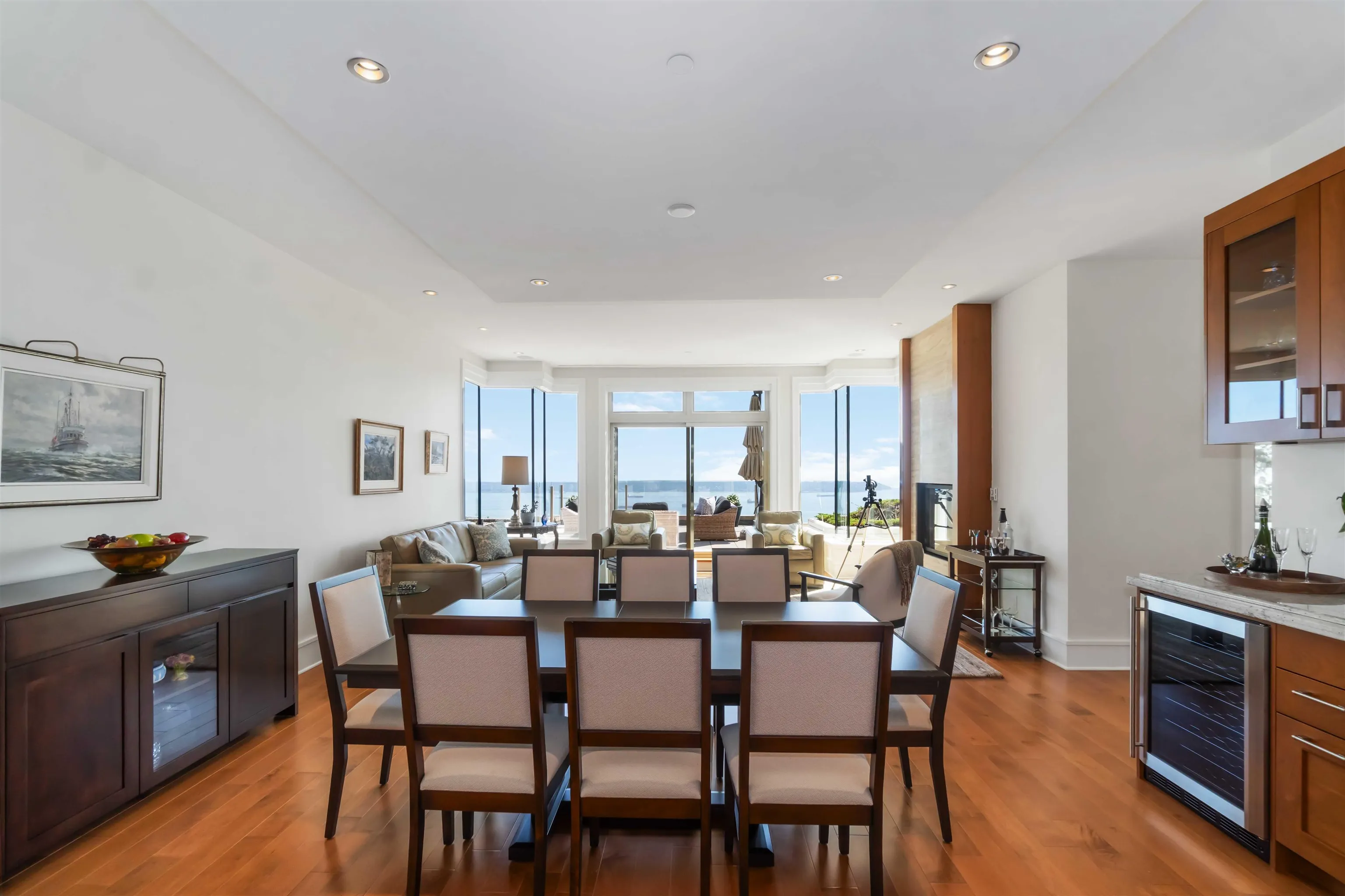 304 2535 Garden Court