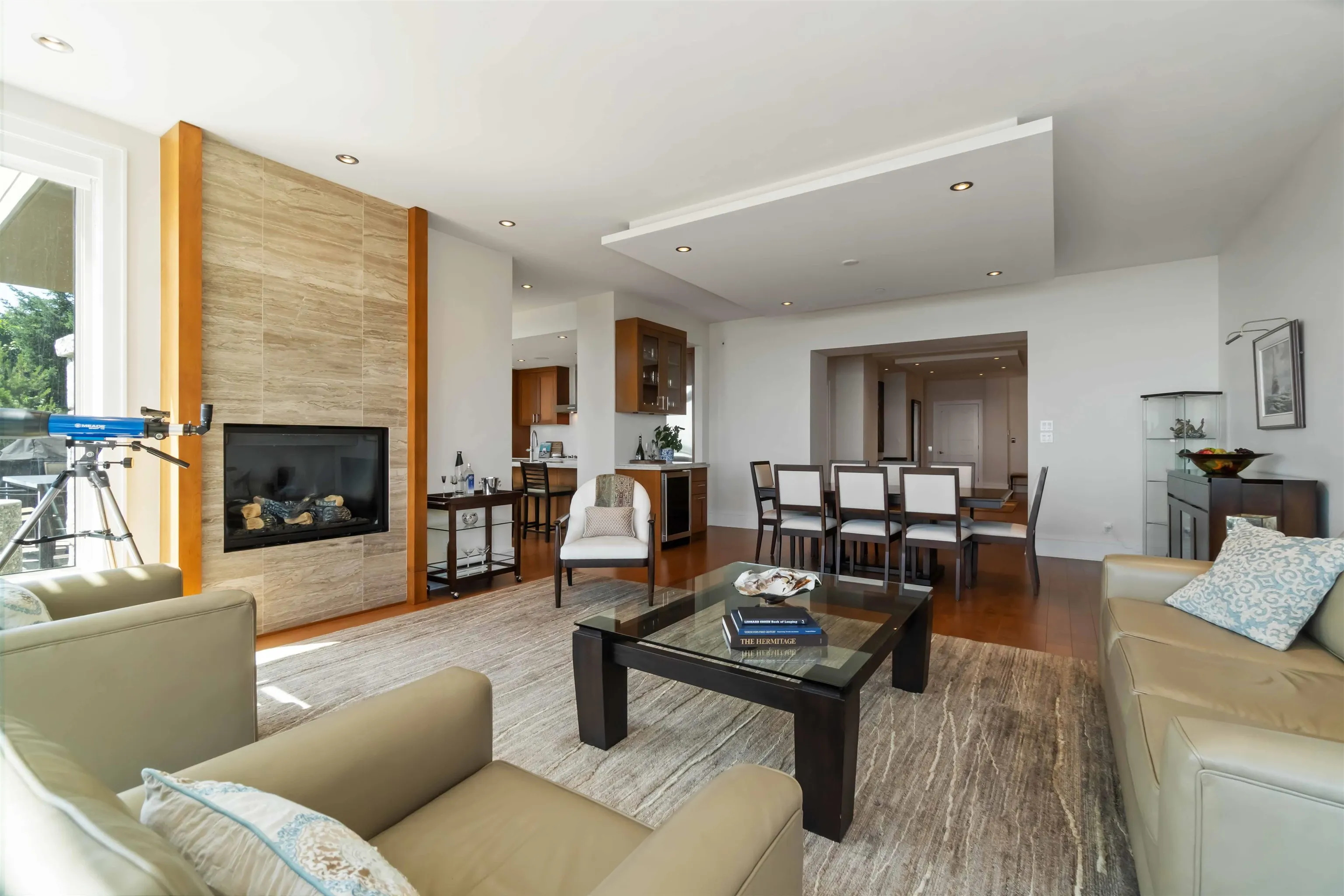 304 2535 Garden Court