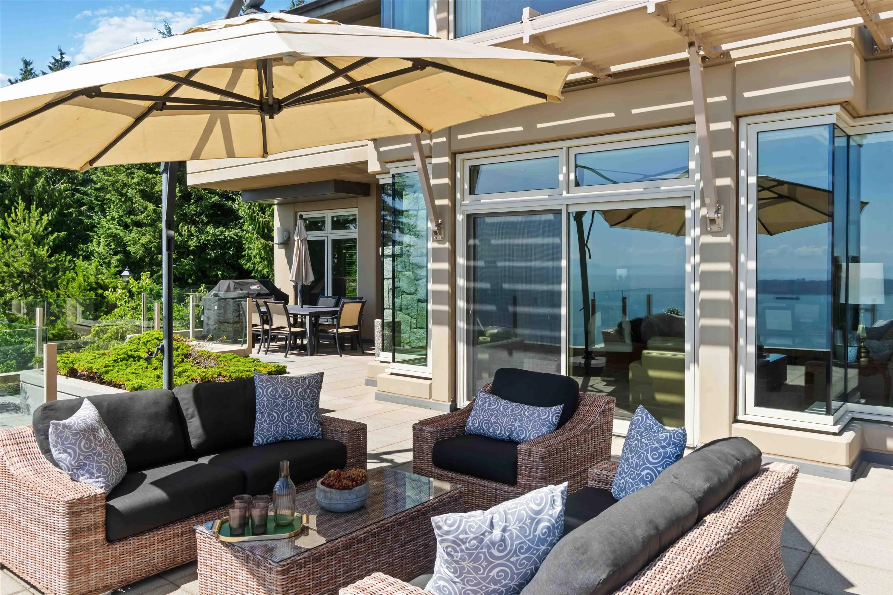 304 2535 Garden Court