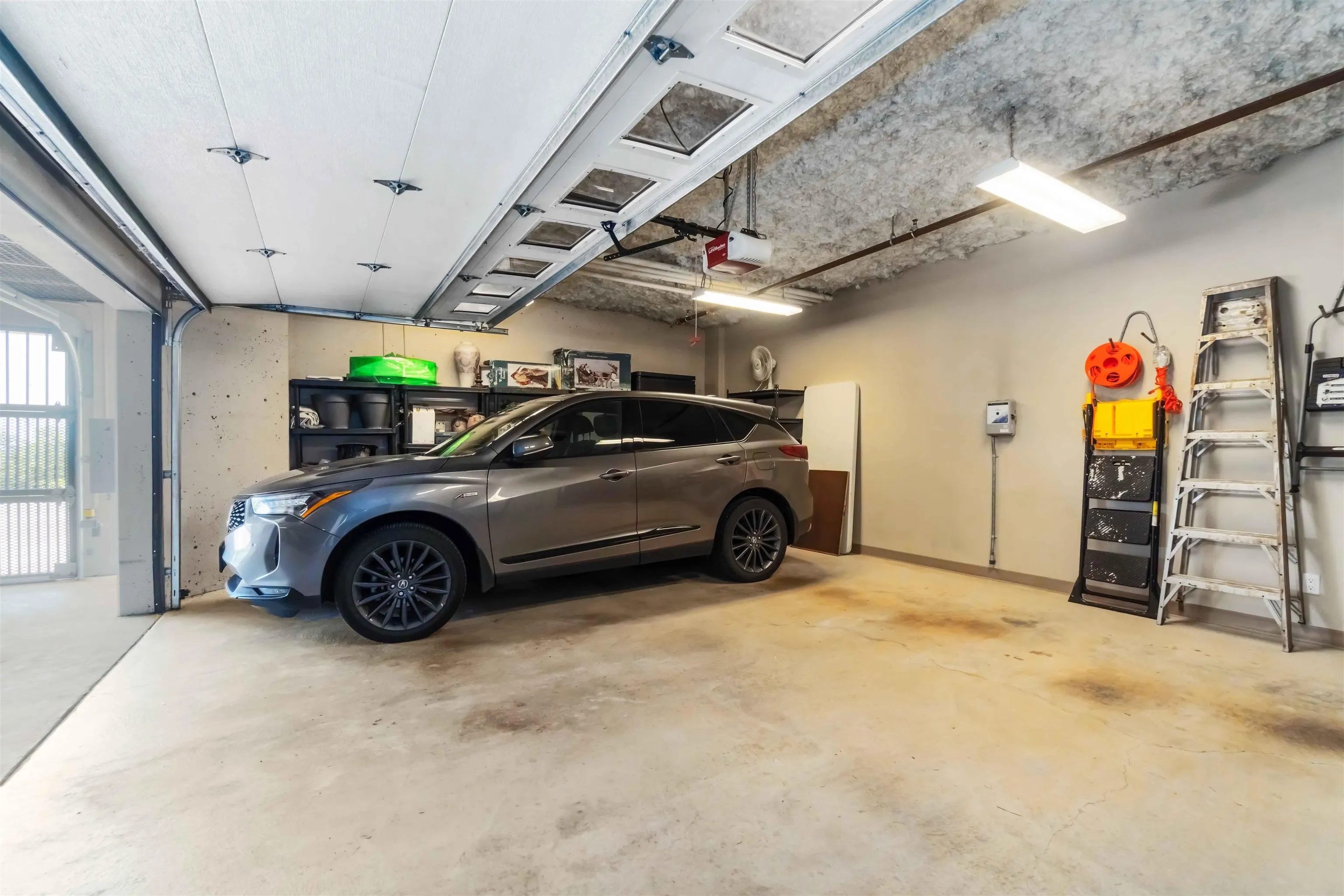 304 2535 Garden Court