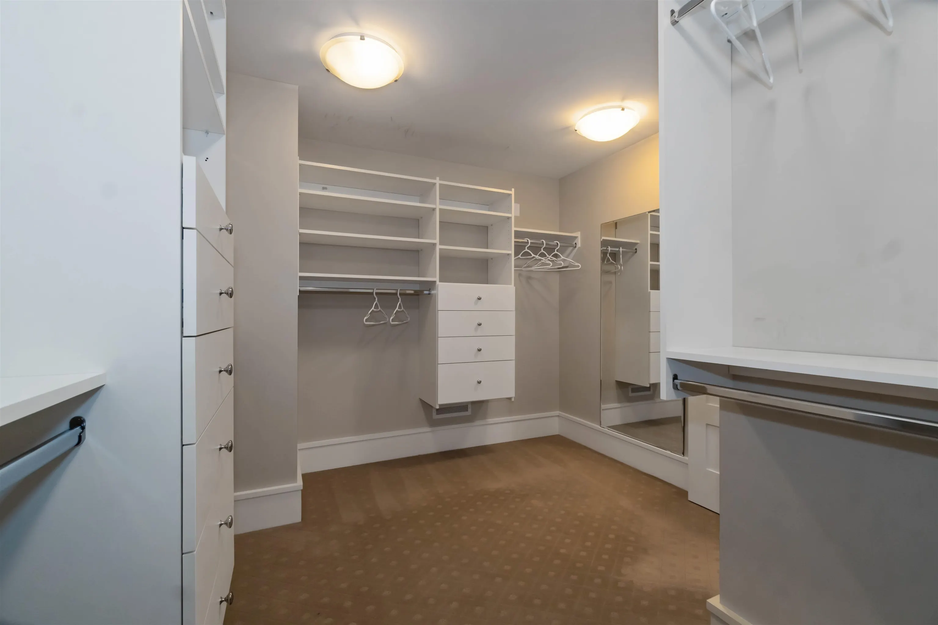 304 2535 Garden Court