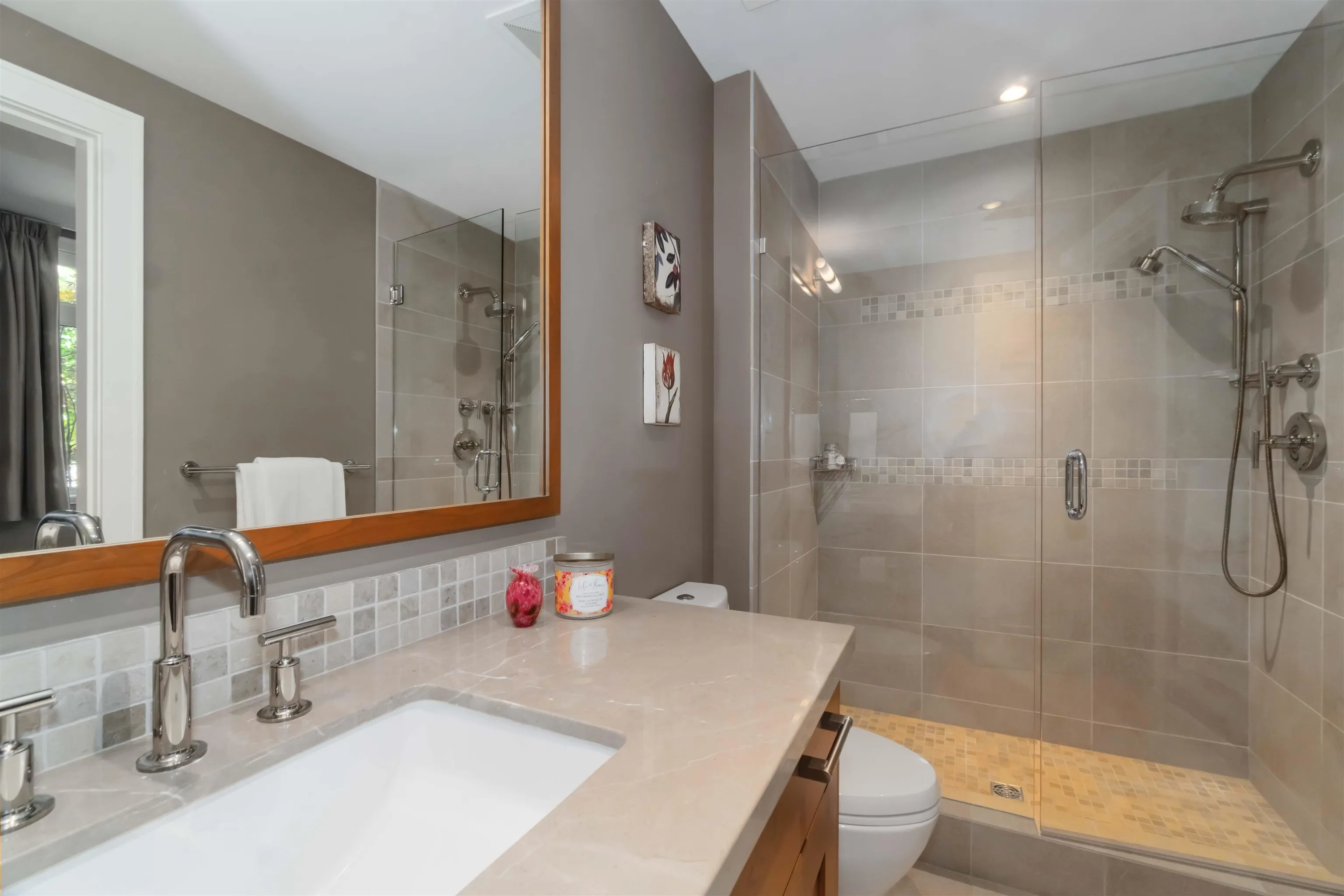 304 2535 Garden Court