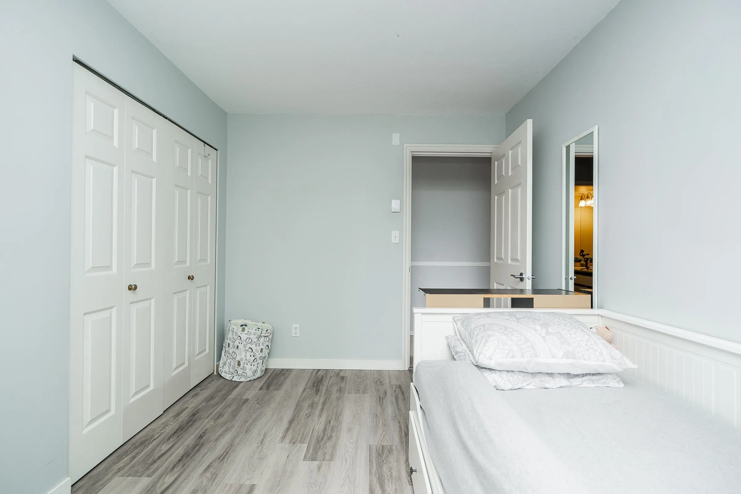 301 7465 Sandborne Avenue