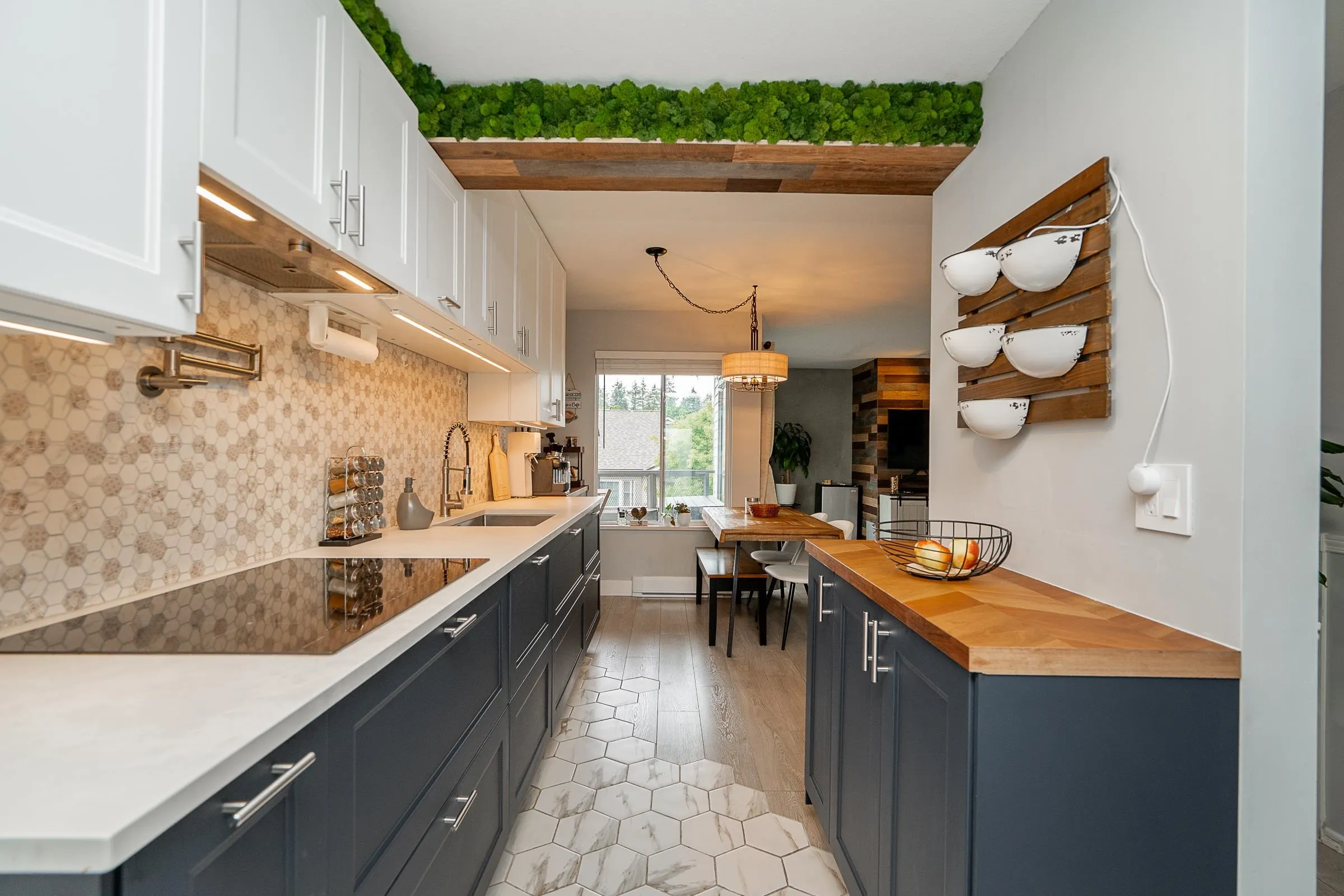 301 7465 Sandborne Avenue