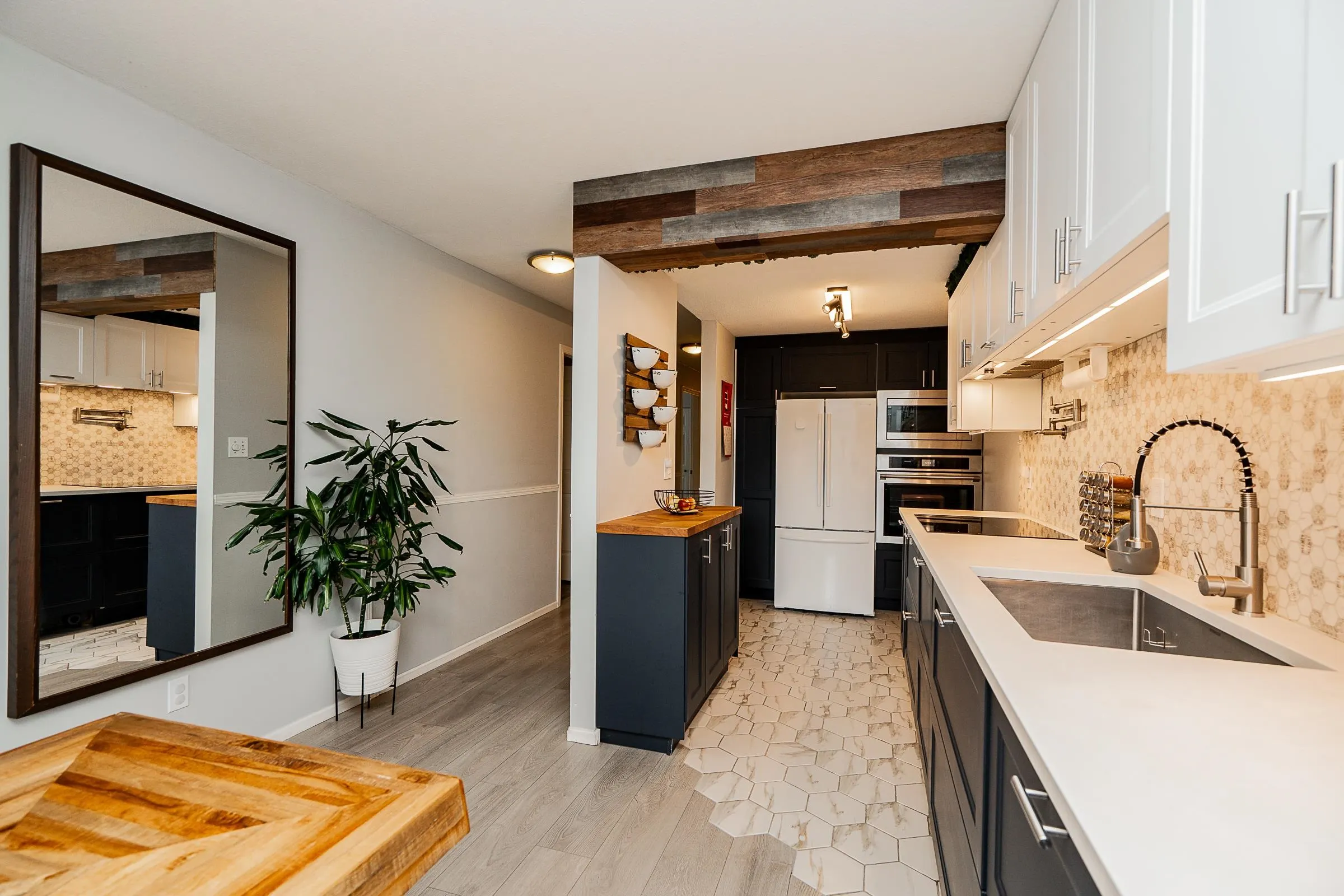 301 7465 Sandborne Avenue