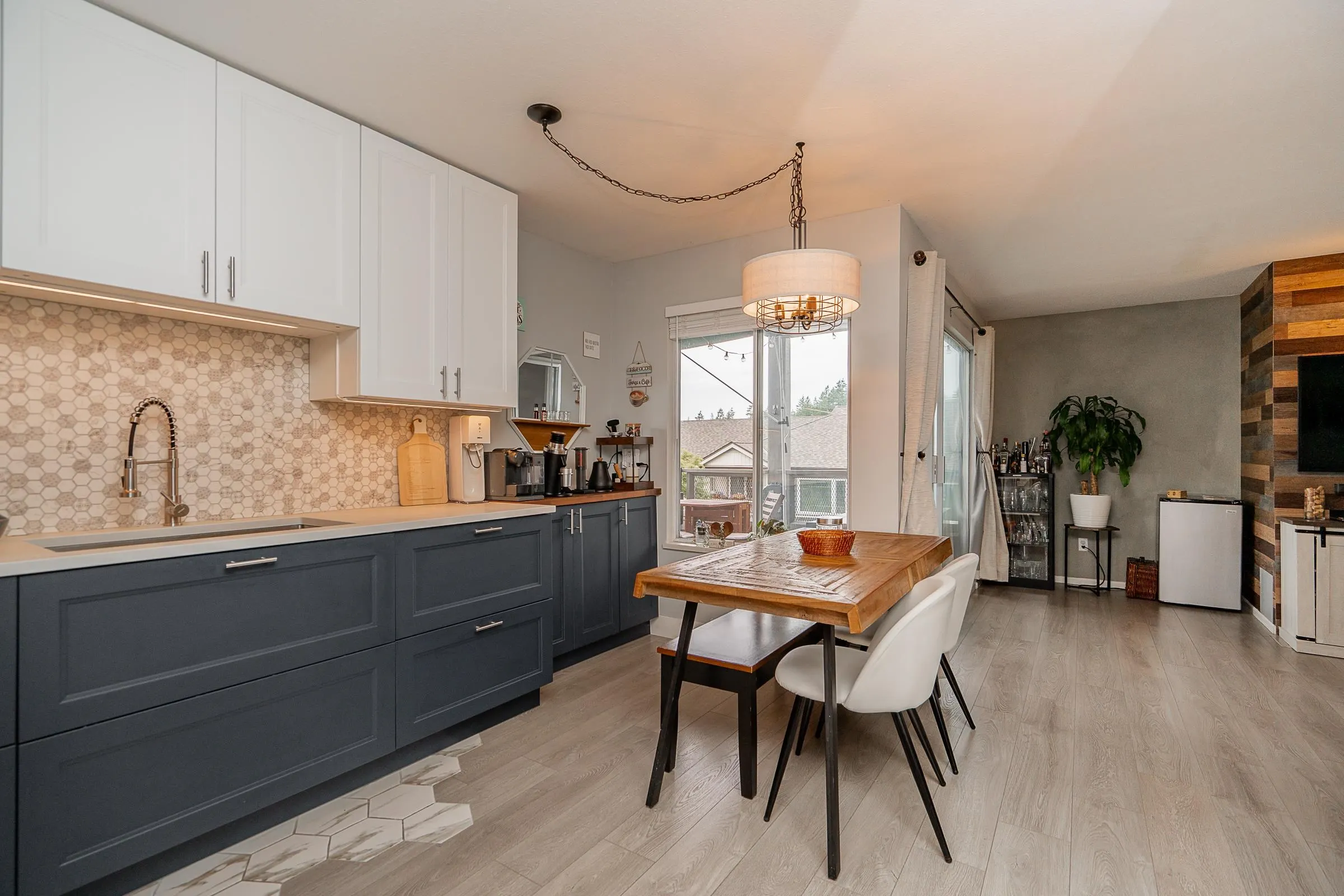 301 7465 Sandborne Avenue