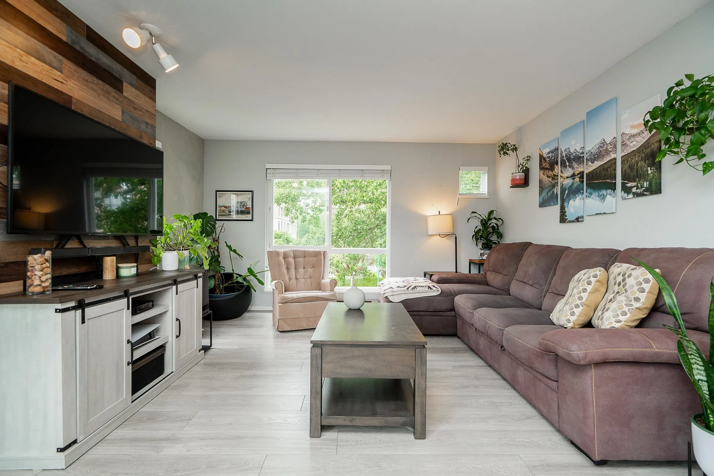 301 7465 Sandborne Avenue