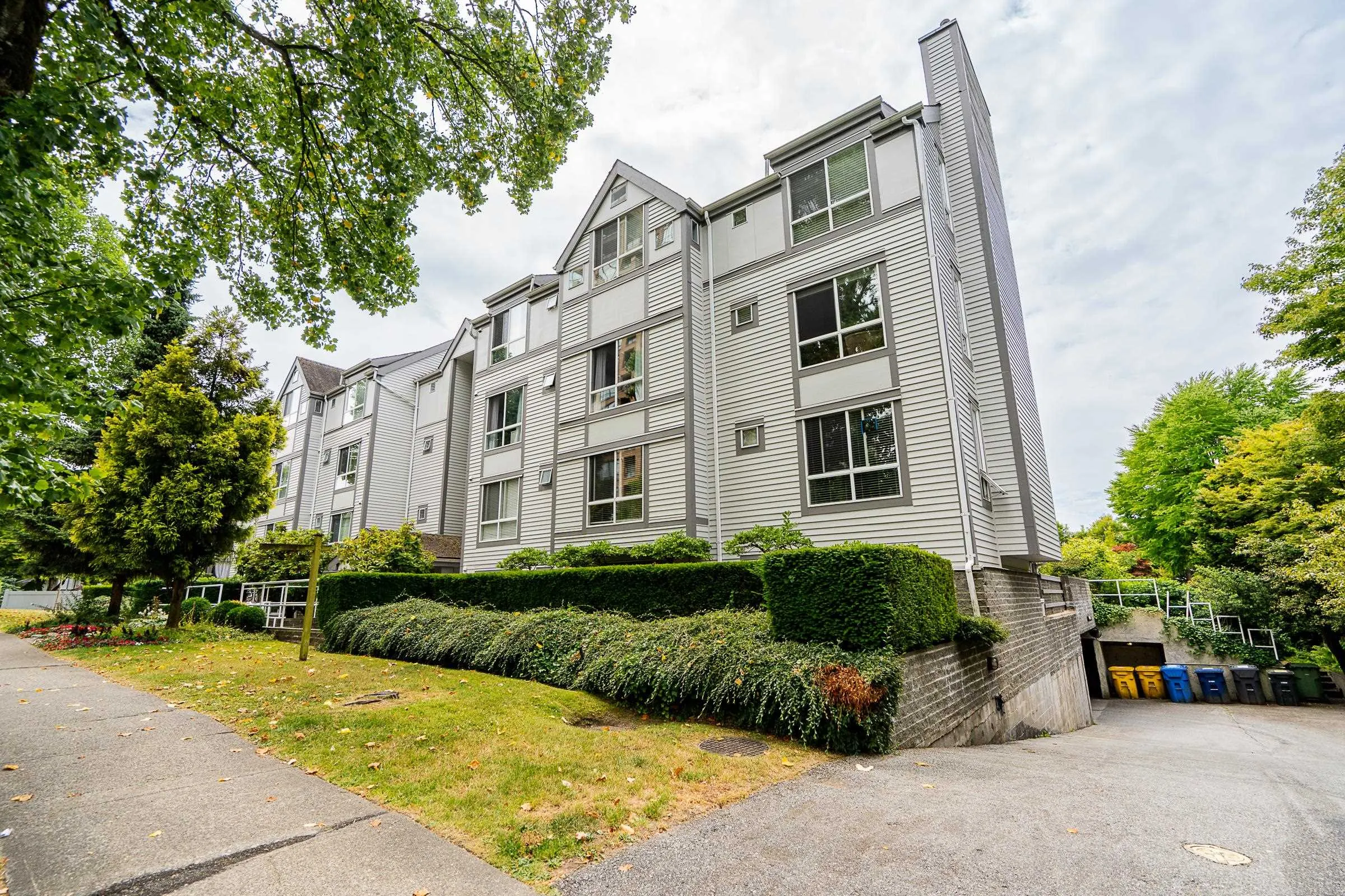 301 7465 Sandborne Avenue