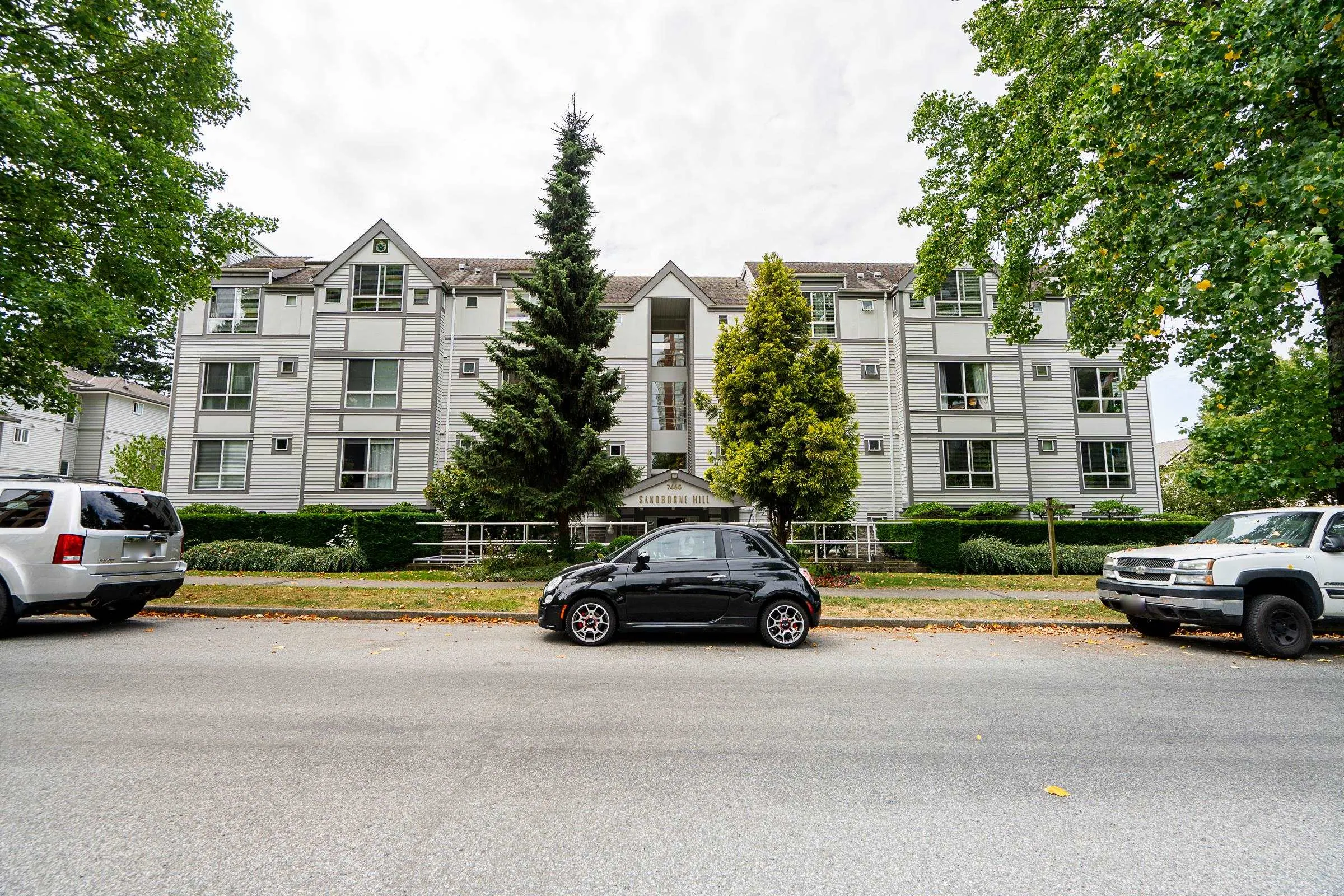 301 7465 Sandborne Avenue