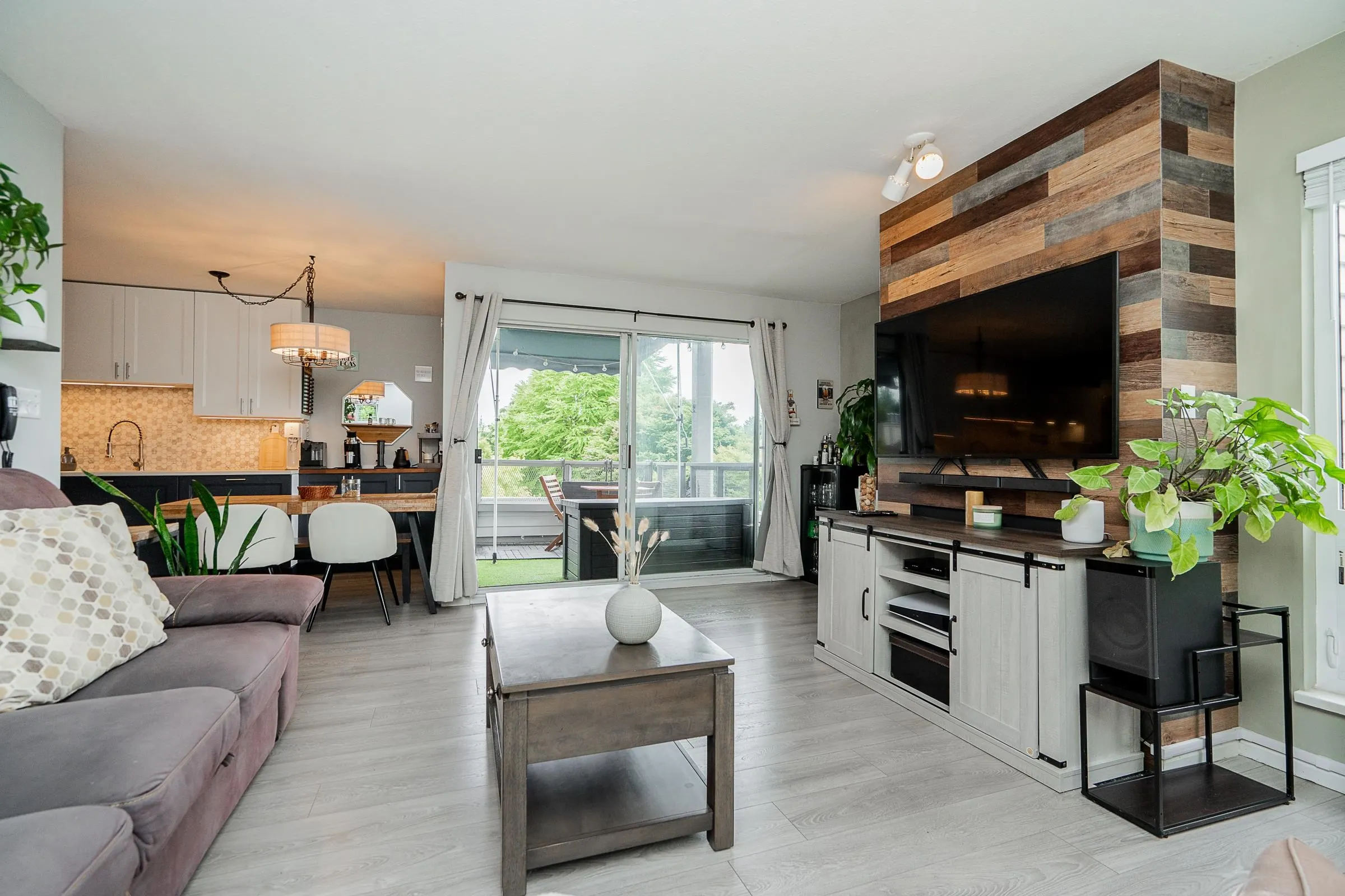 301 7465 Sandborne Avenue