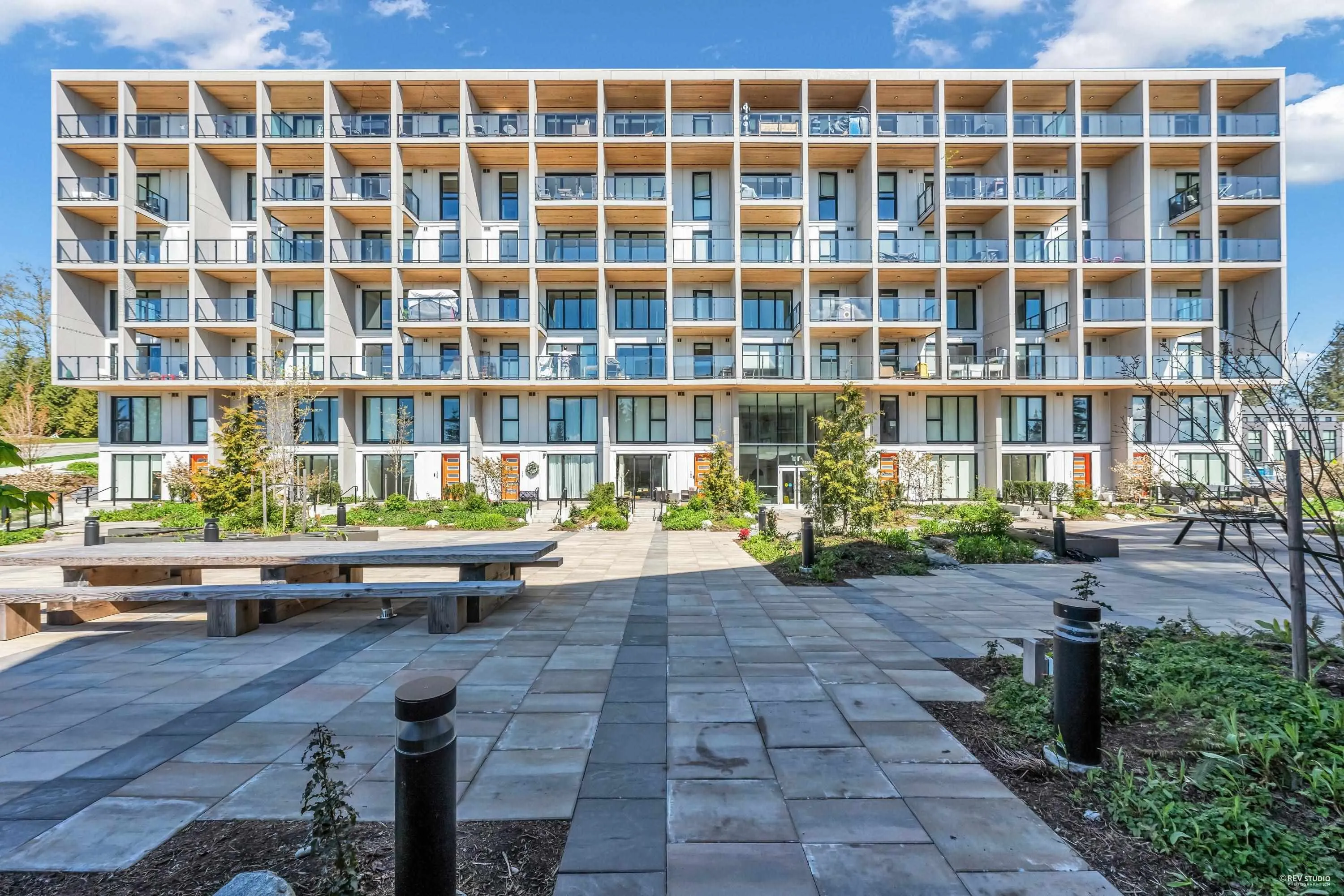 403 9888 University Crescent