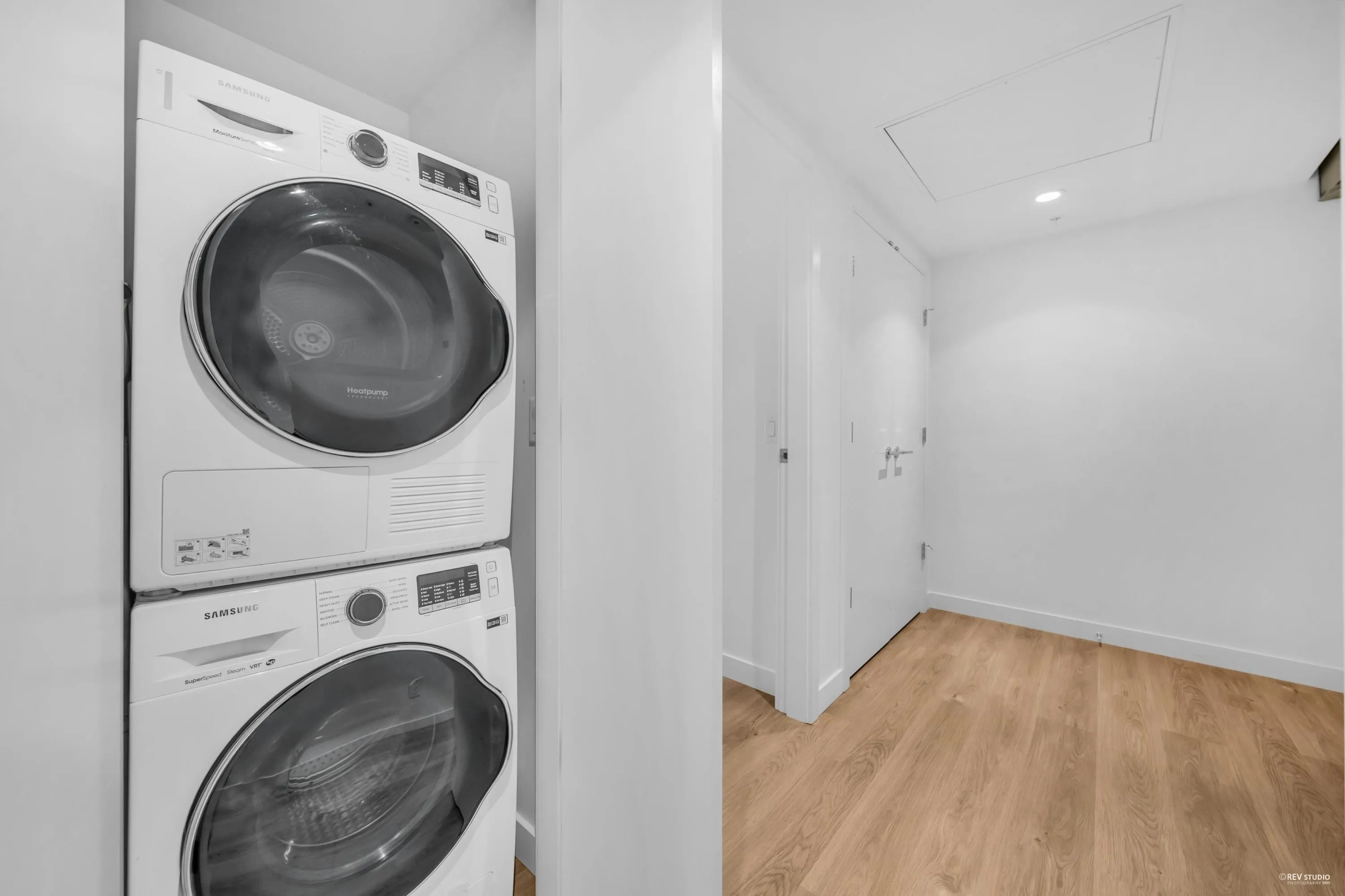 403 9888 University Crescent