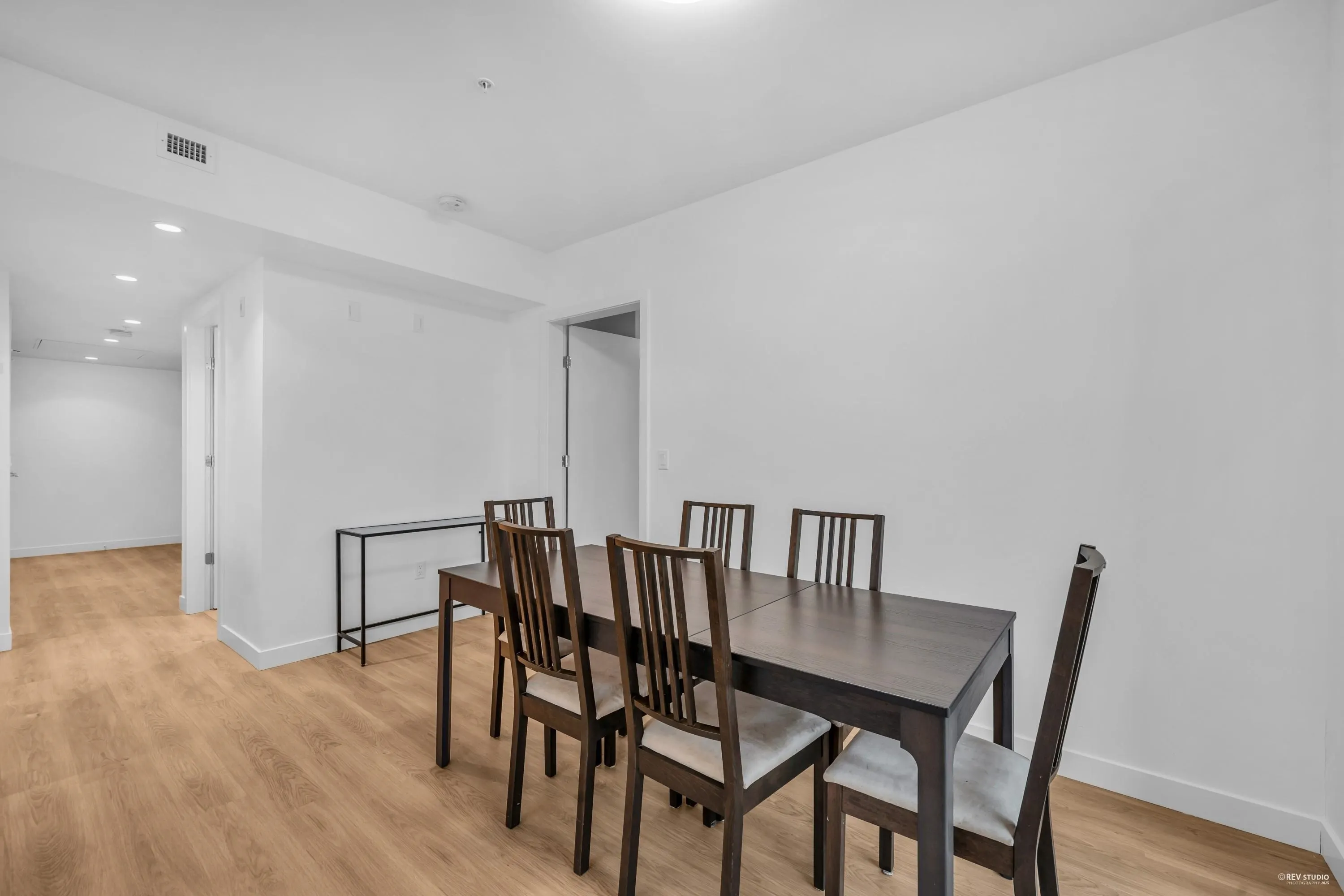 403 9888 University Crescent