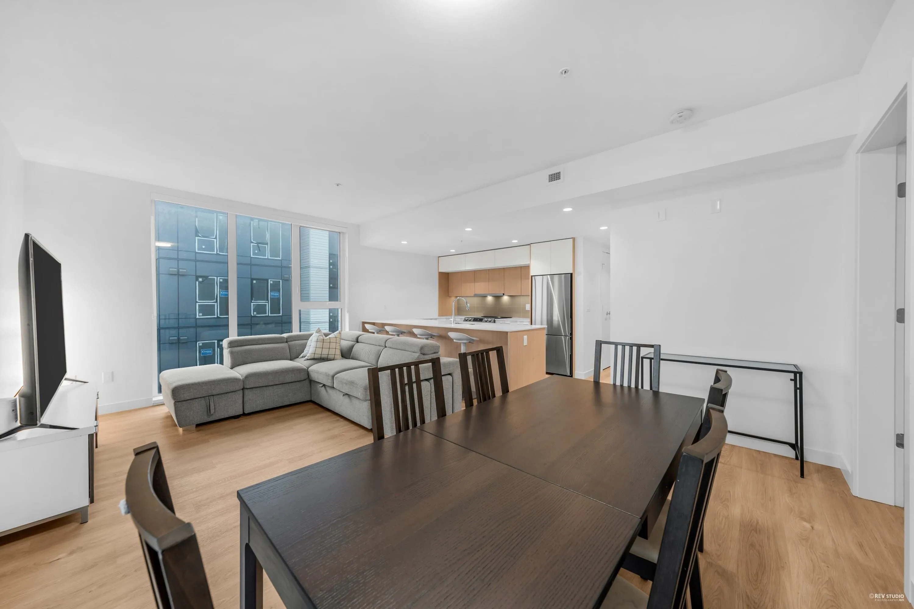 403 9888 University Crescent