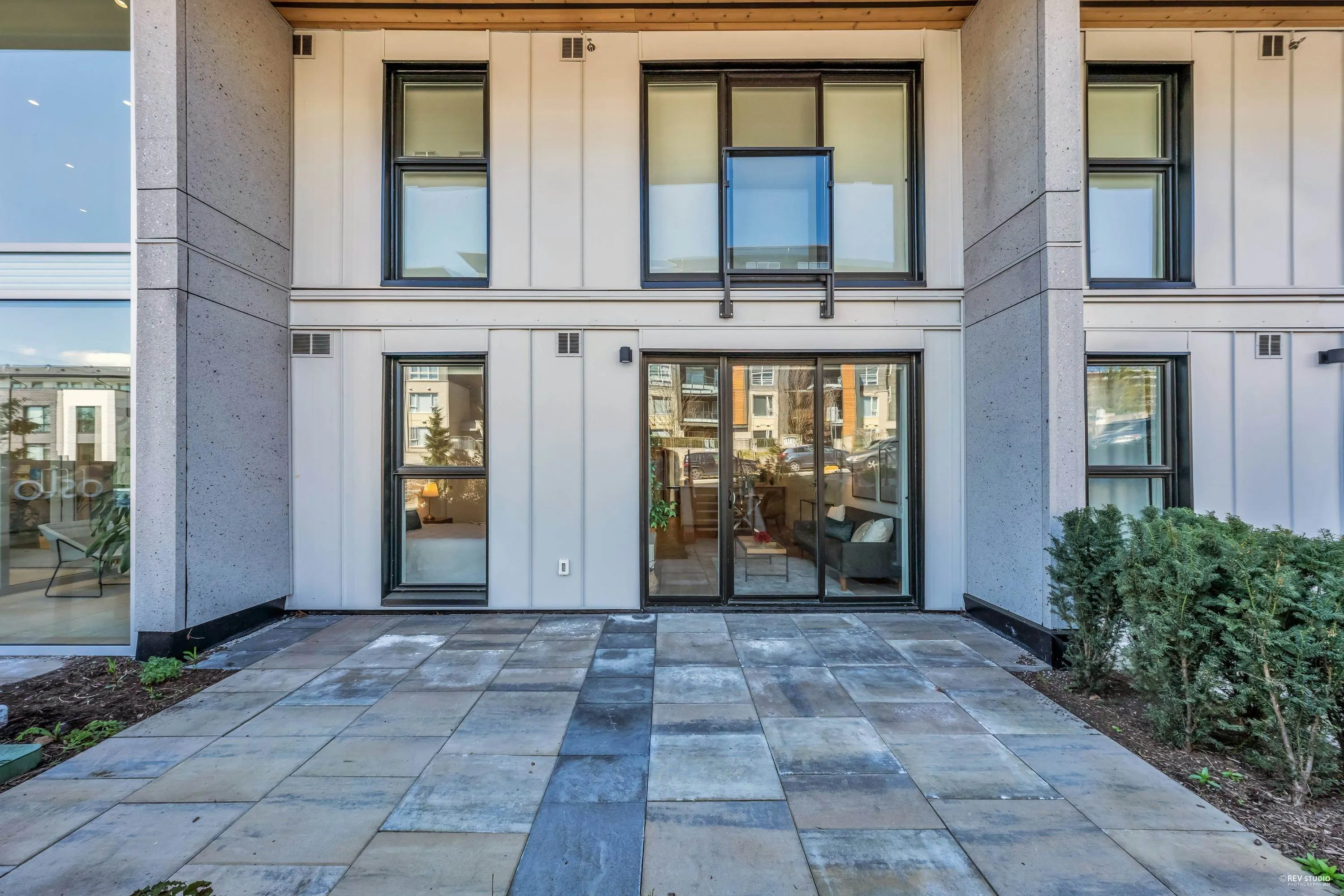 403 9888 University Crescent