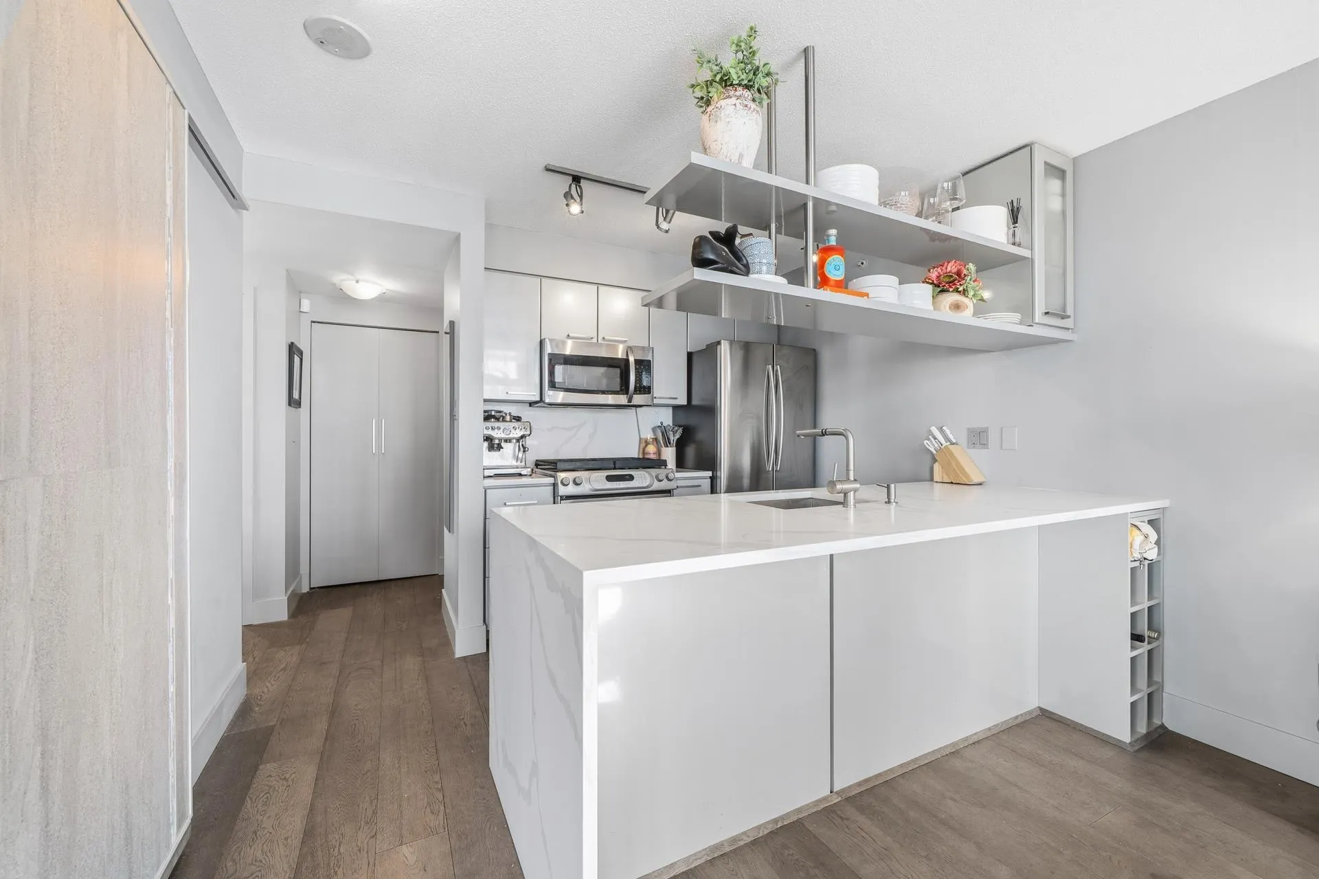 906 1438 Richards Street